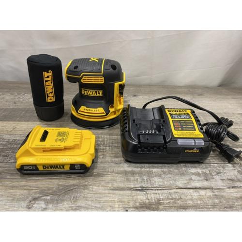 AS-IS DEWALT 20V MAX XR Cordless Brushless 5 in. Random Orbital Sander Kit