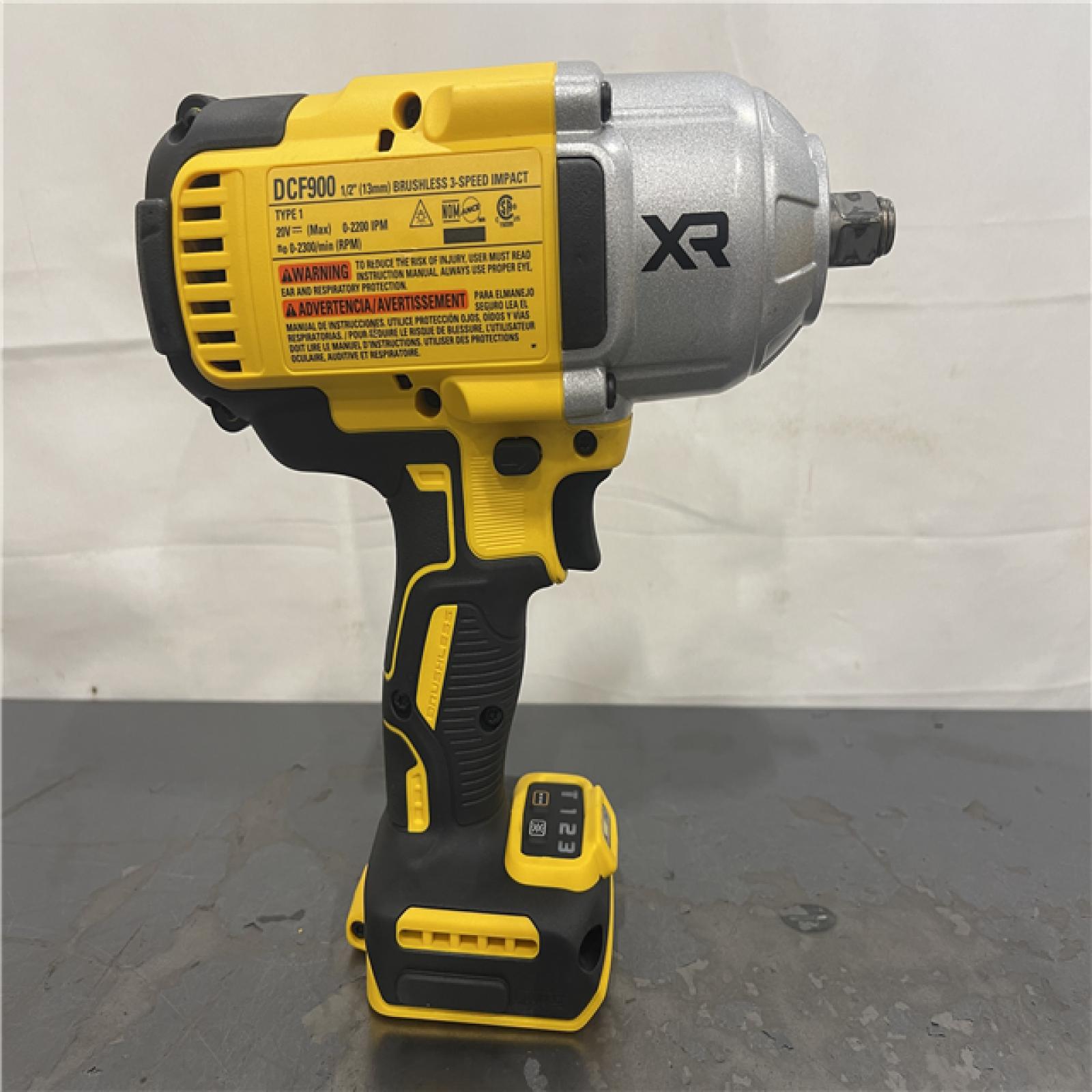 AS-IS- Dewalt 20V MAX Lithium-Ion Cordless 1/2 in. Impact Wrench Kit W/ BATTERY & CHARGER