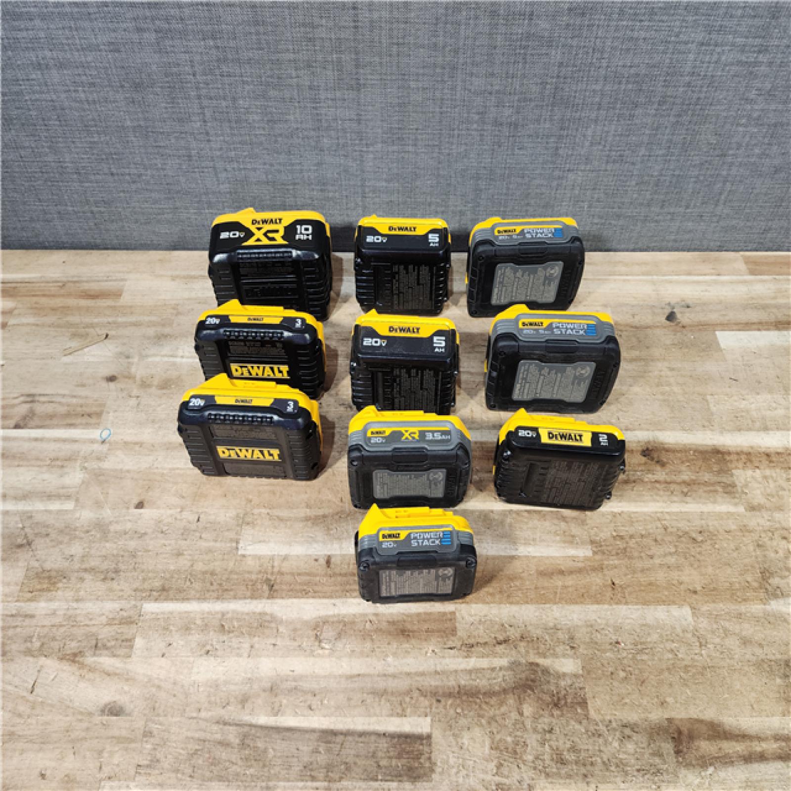 HOUSTON LOCATION - AS - IS DEWALT BATTERY PACK QTY - 10