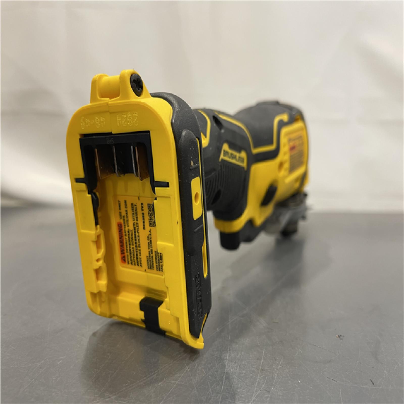 AS-IS - DEWALT 20-Volt MAX XR Cordless 3-speed Brushless Oscillating Multi Tool