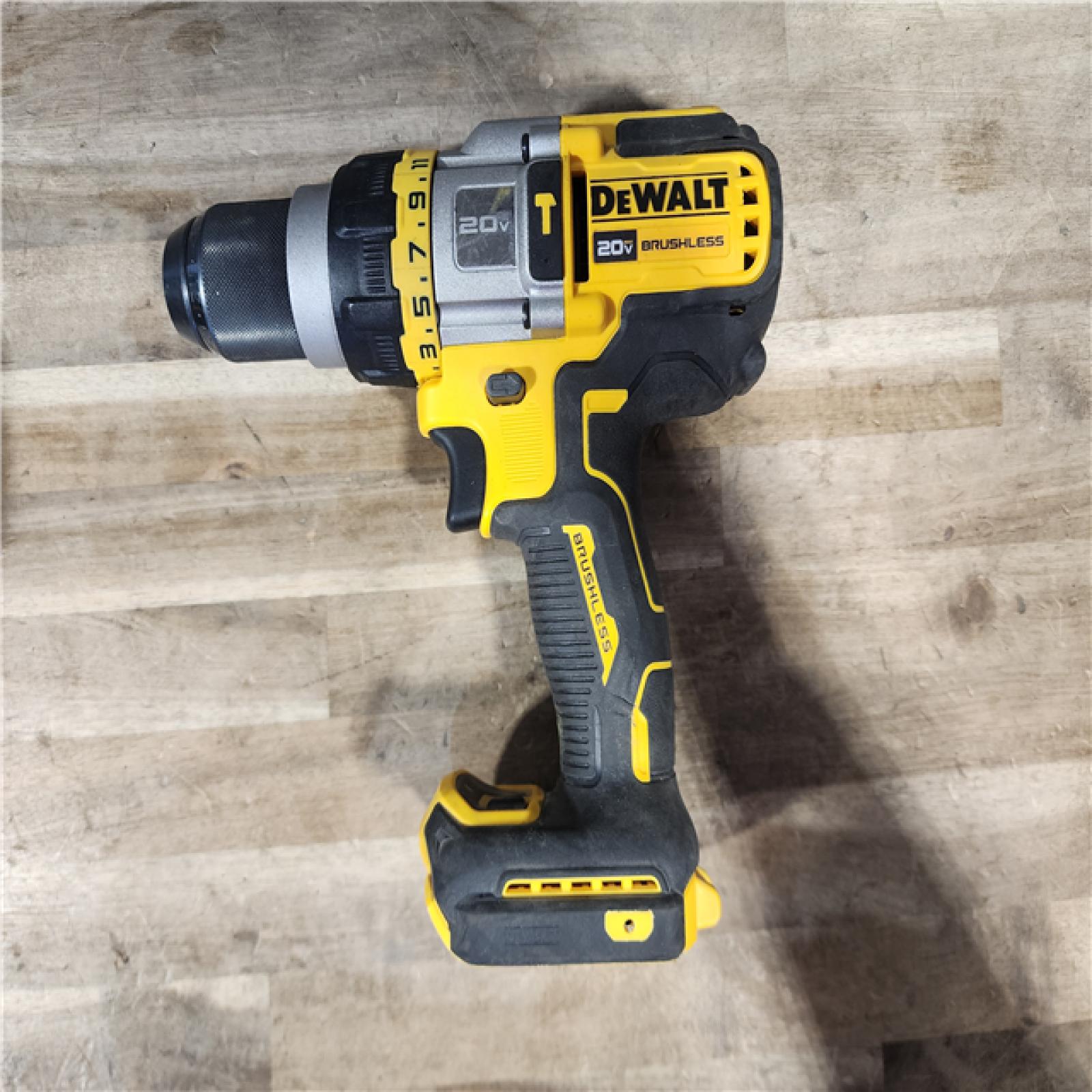 HOUSTON LOCATION - AS-IS DeWalt DCD999 18v XR Cordless High Power Combi Hammer Drill W/ BATTERY & CHARGER