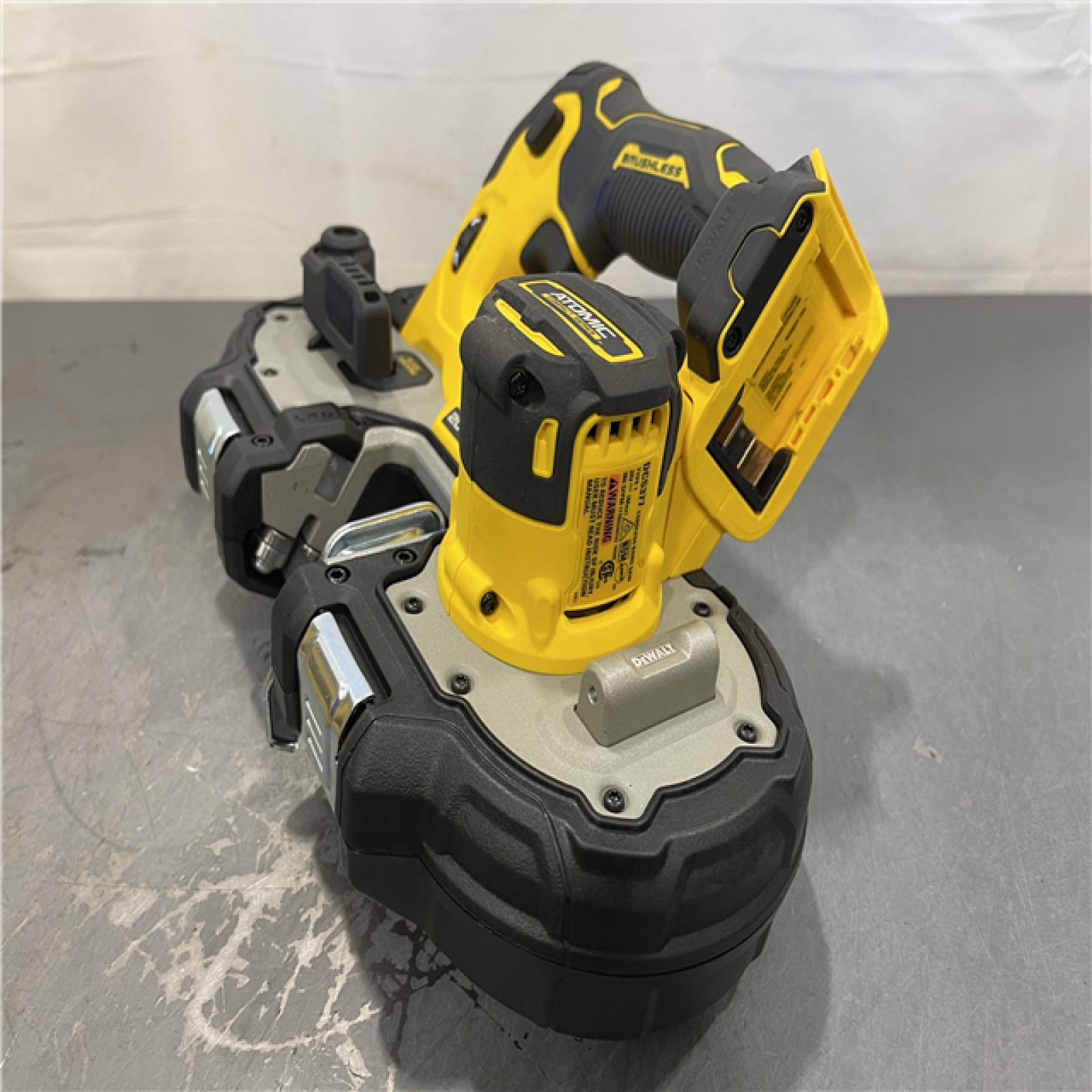 AS-IS - Dewalt ATOMIC 20V MAX Cordless Brushless Compact 1-3/4 in. Bandsaw