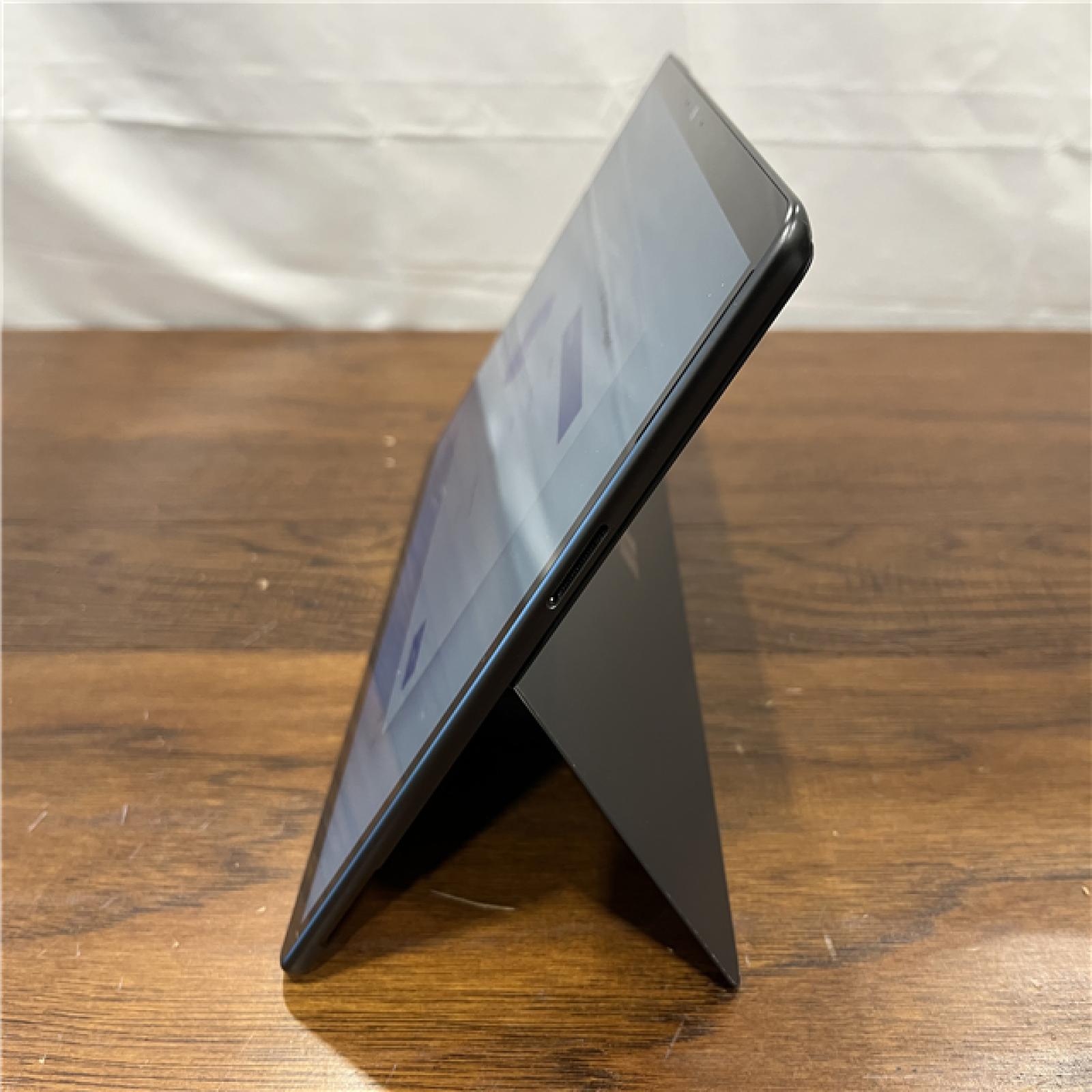 Microsoft Surface Pro 9 2038 Core i5-1235U 2.5GHz 8GB 256GB - Black