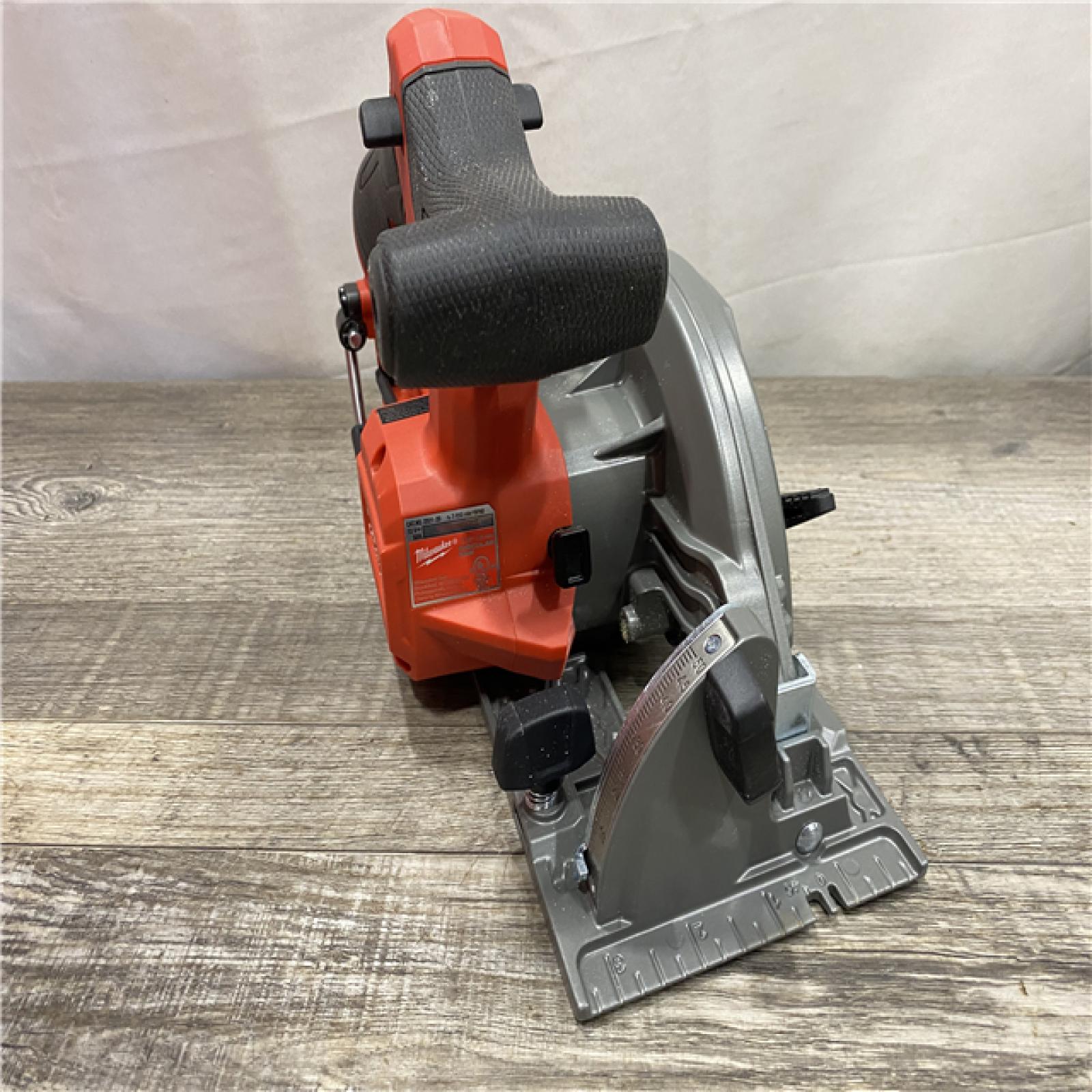 AS-IS Milwaukee FUEL 12V Lithium-Ion Brushless 5-3/8 in. Cordless Circular Saw (Tool-Only)