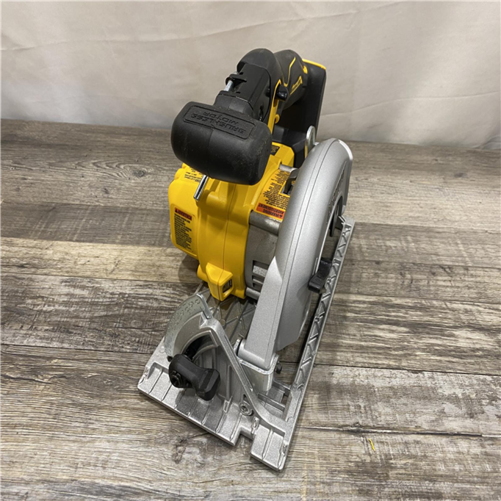 AS-IS DEWALT 20V MAX Cordless Brushless 6-1/2 in. Sidewinder Style Circular Saw (Tool Only)
