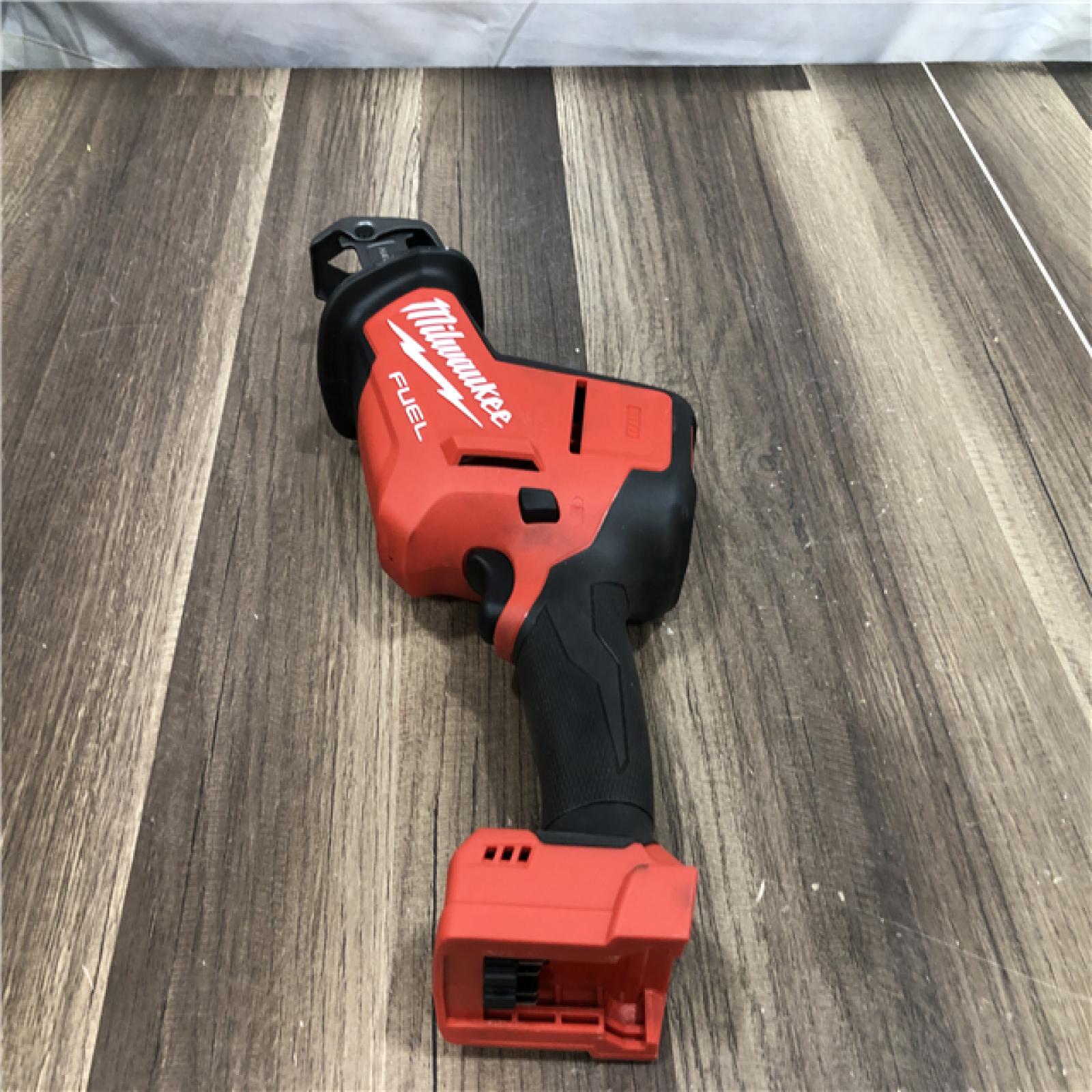 AS-IS Milwaukee M18 FUEL 18V Lithium-Ion Cordless Brushless Oscillating Multi-Tool (Tool-Only)