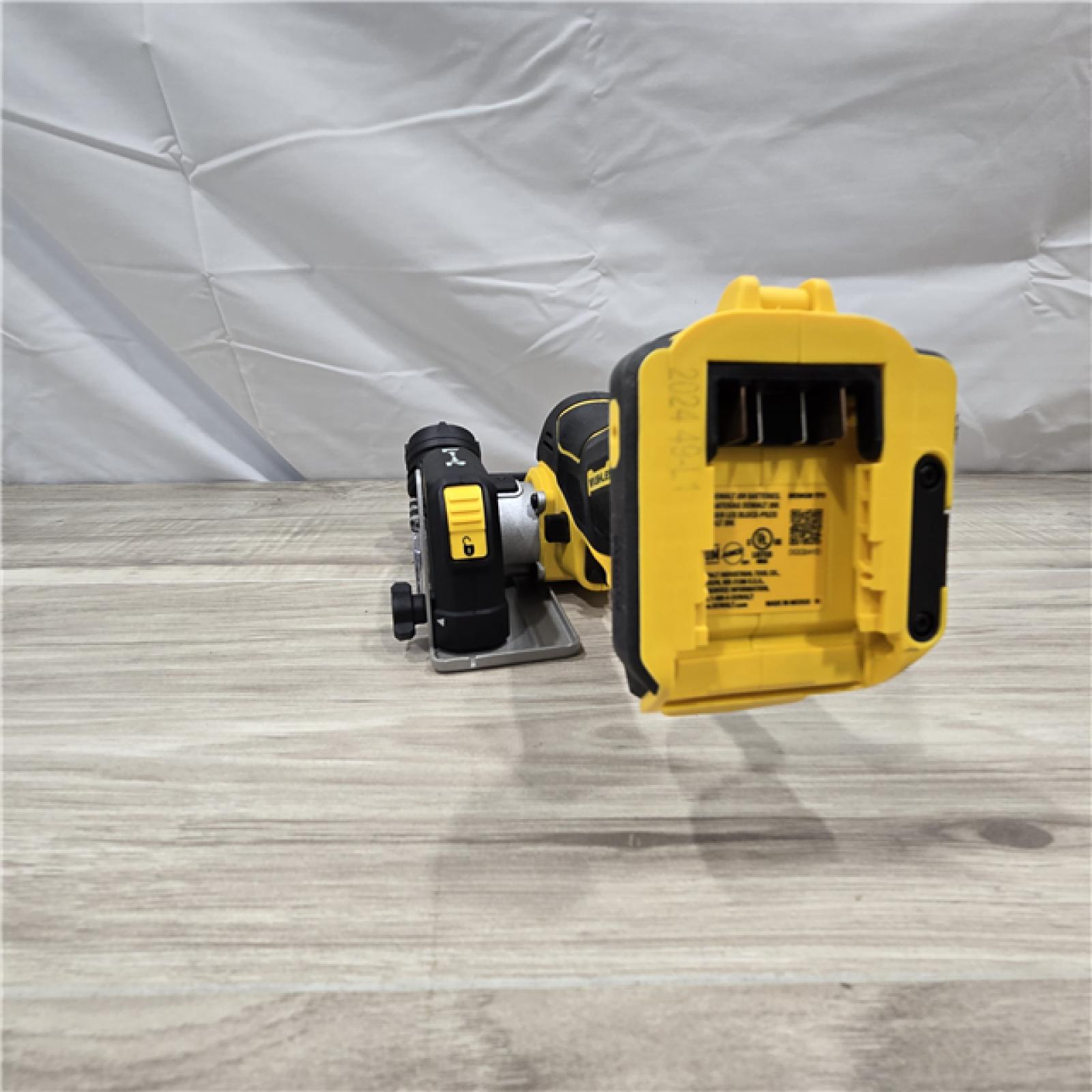 LIKE NEW! - DEWALT 3in Compact Cut Off Tool Bare