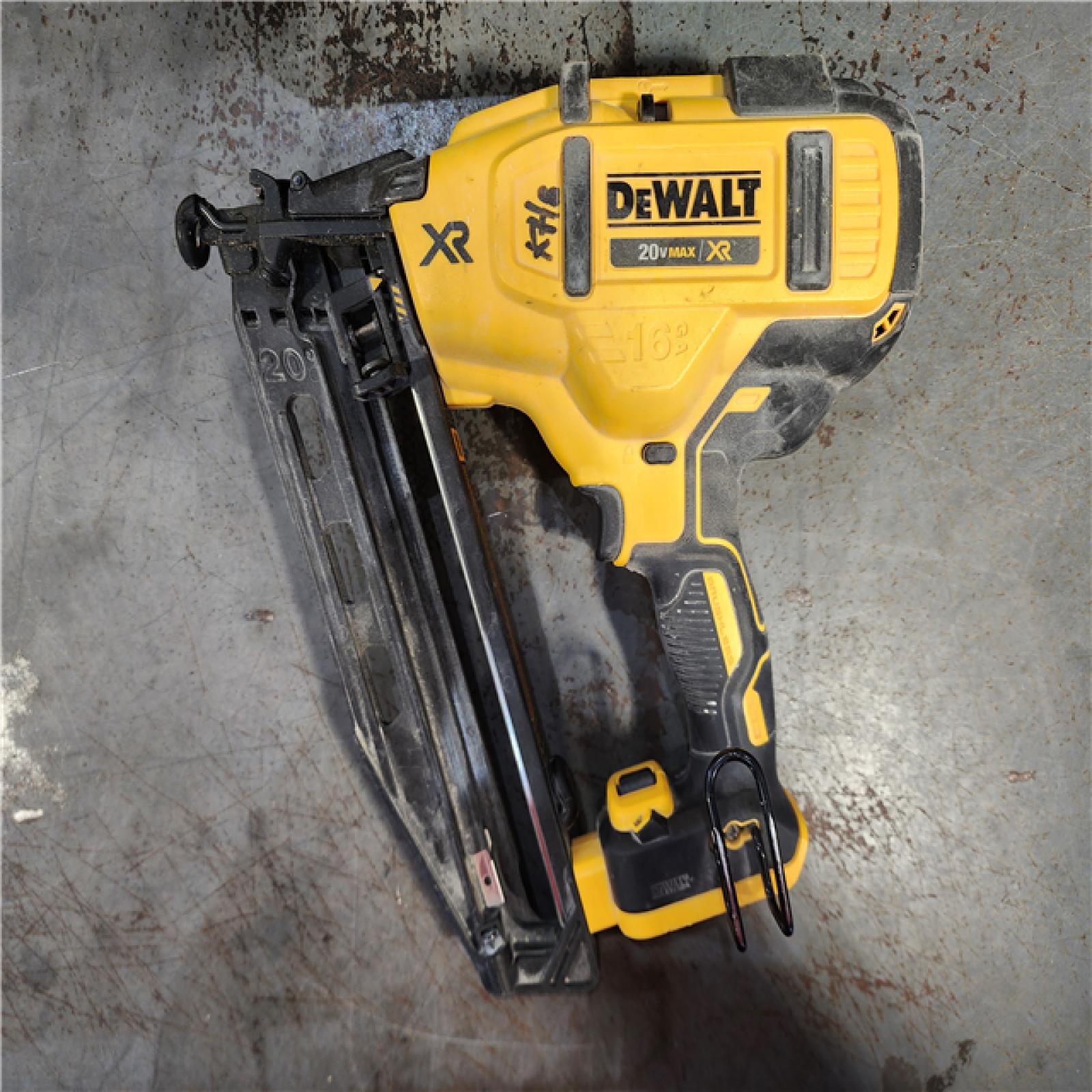 HOUSTON LOCATION - AS-IS DeWalt DCN660D1 20V 16 Gauge Cordless Angled Finish Nailer Kit W/ 2Ah Battery