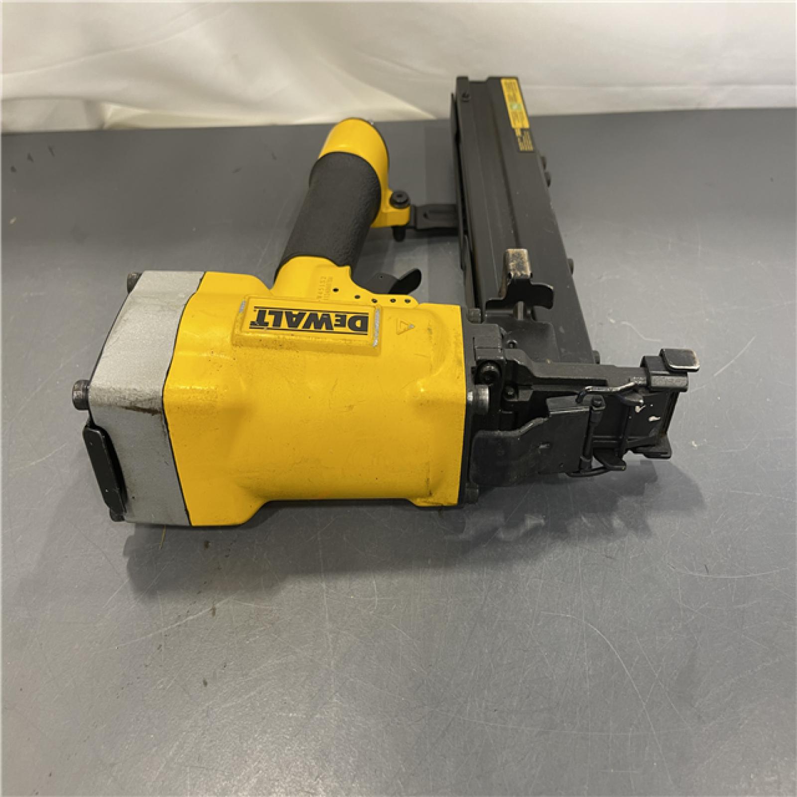 AS-IS - DeWalt 16 Gauge 1 Crown 2 Lathing Stapler
