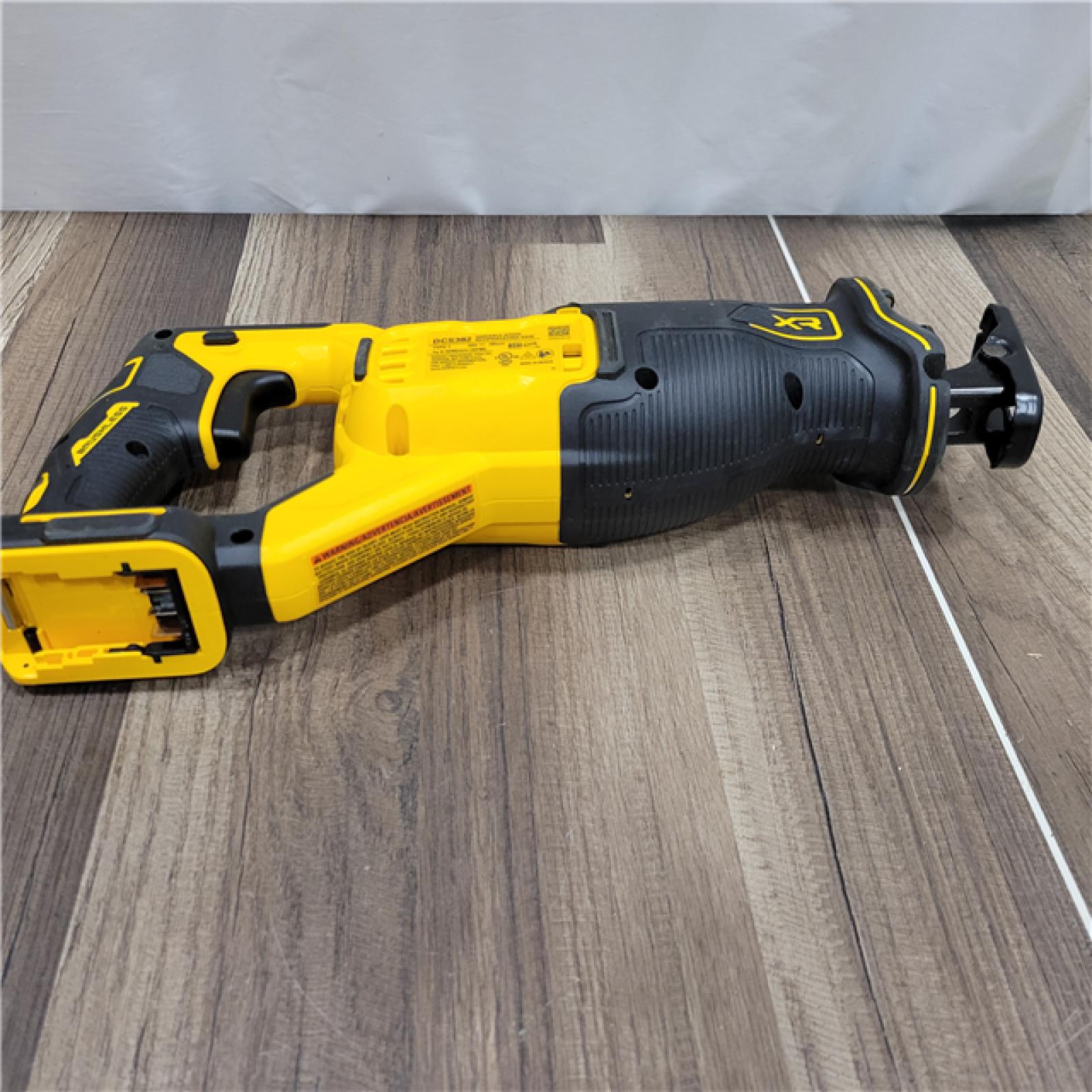 AS-IS  DEWALT 20V MAX XR Cordless Brushless Reciprocating Saw (Tool Only)