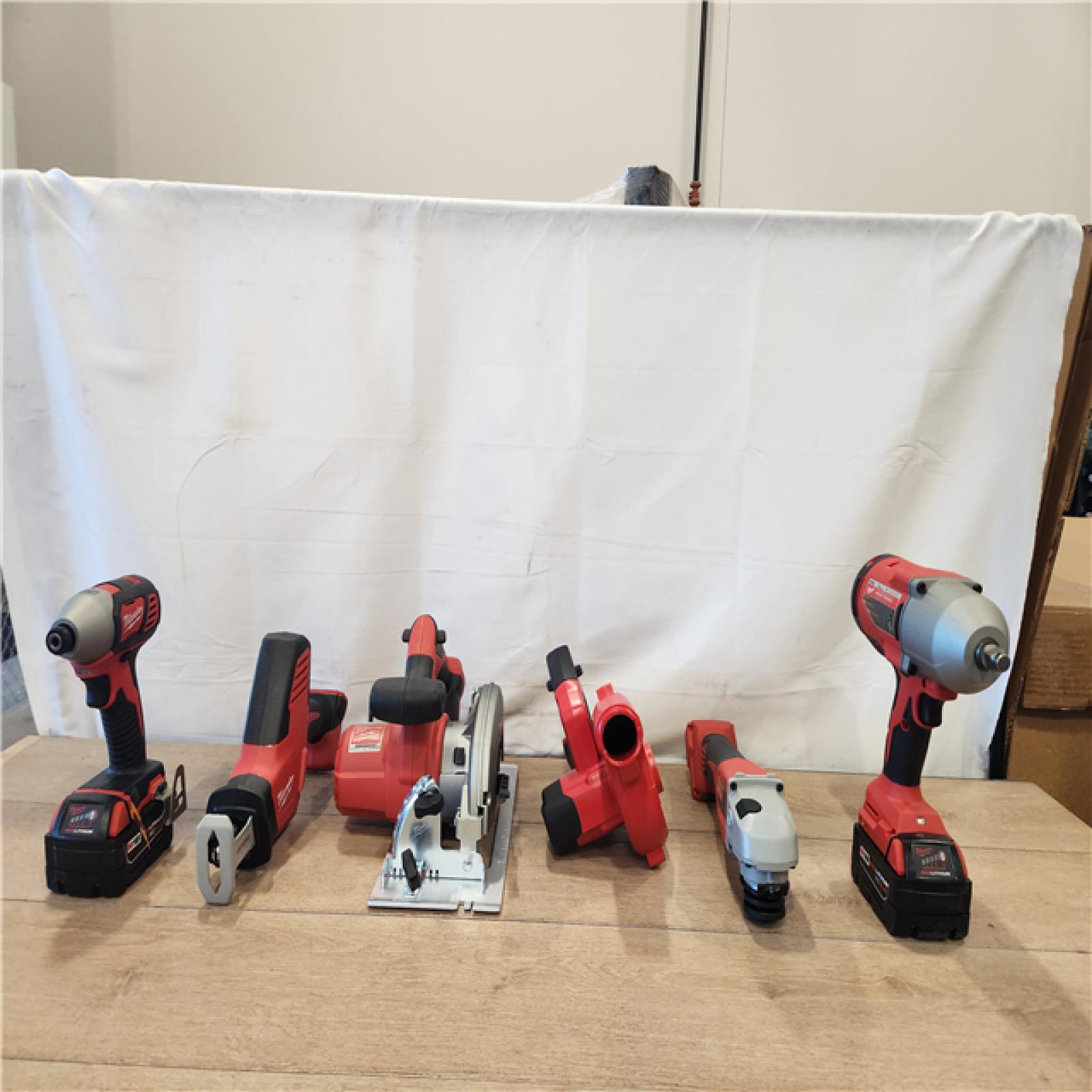 AS-IS- Milwaukee 18-Volt Lithium-Ion Cordless (6-Tool) Combo Kit