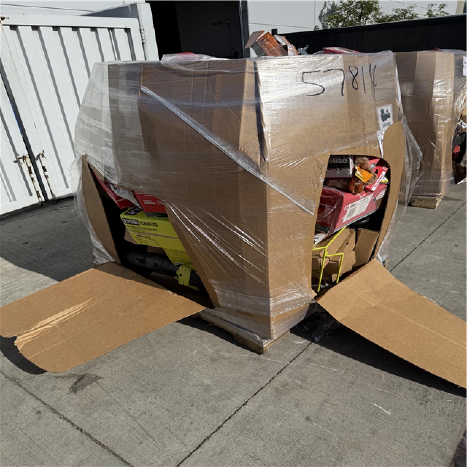 California AS-IS POWER TOOLS Partial Lot (3 Pallets) P-R057814