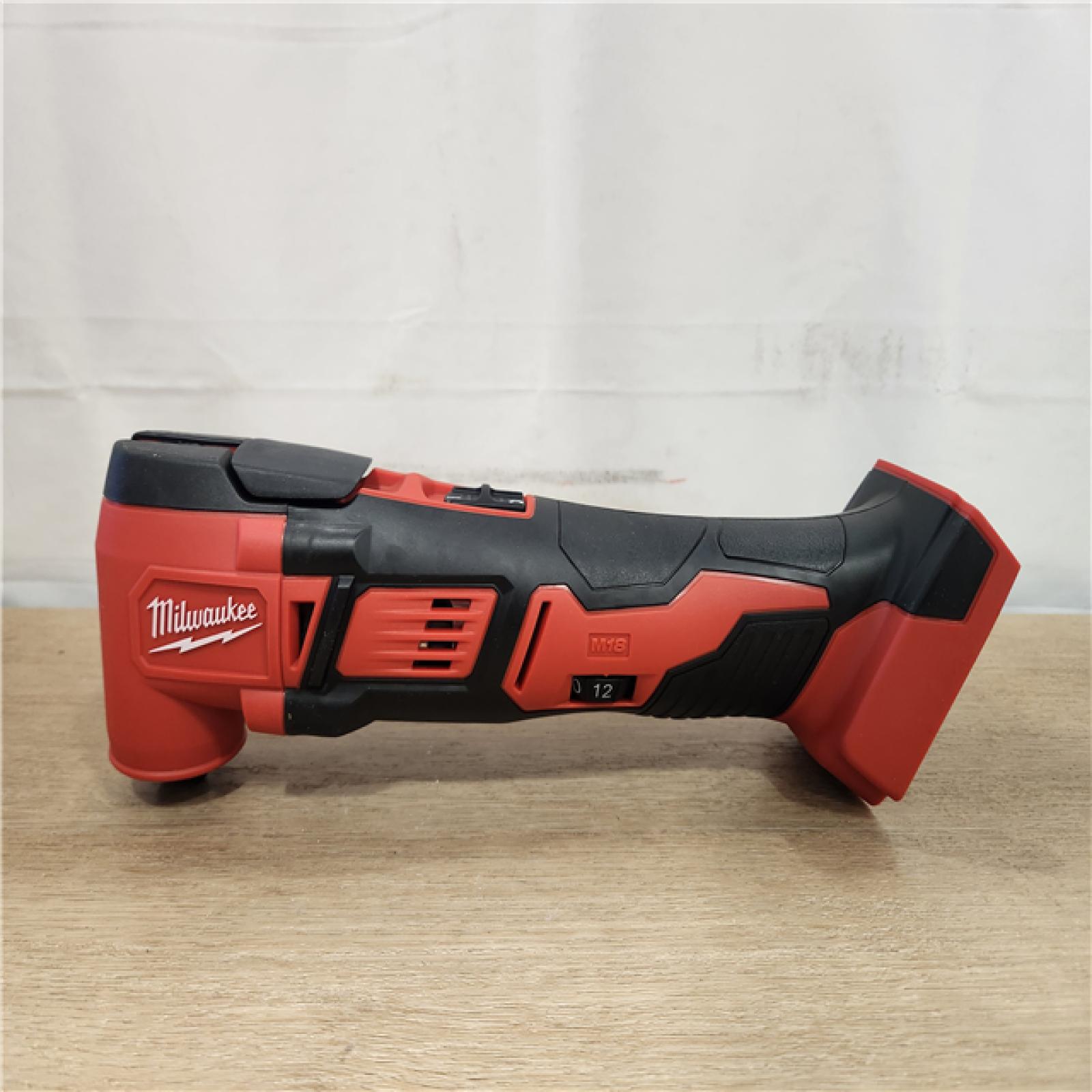 AS-IS- Milwaukee 18V Lithium-Ion Cordless Oscillating Multi-Tool Kit