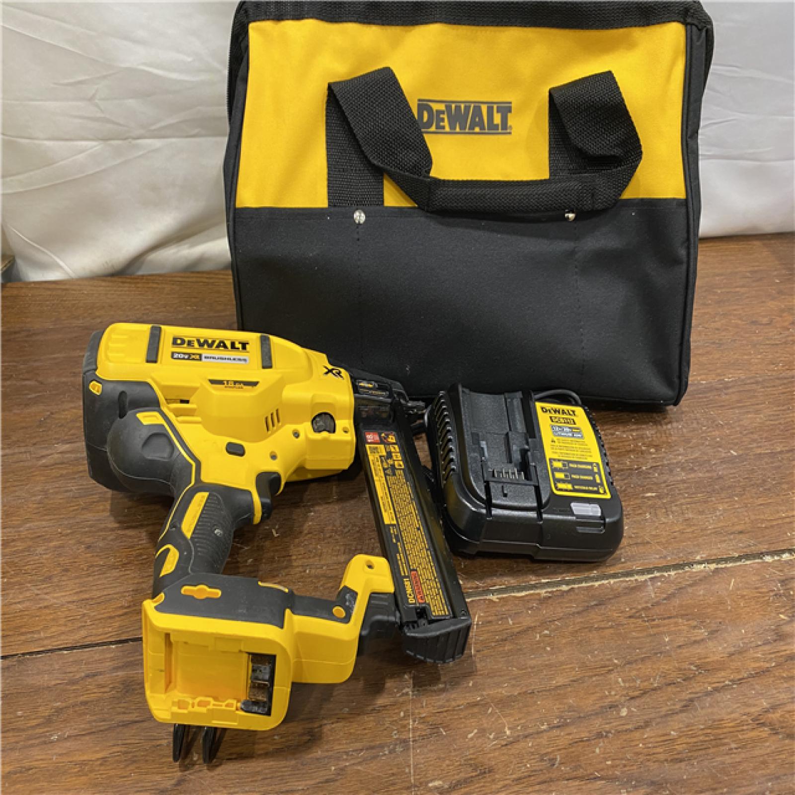 AS-IS DEWALT 20V-MAX XR 18GA BRAD NAILER KIT