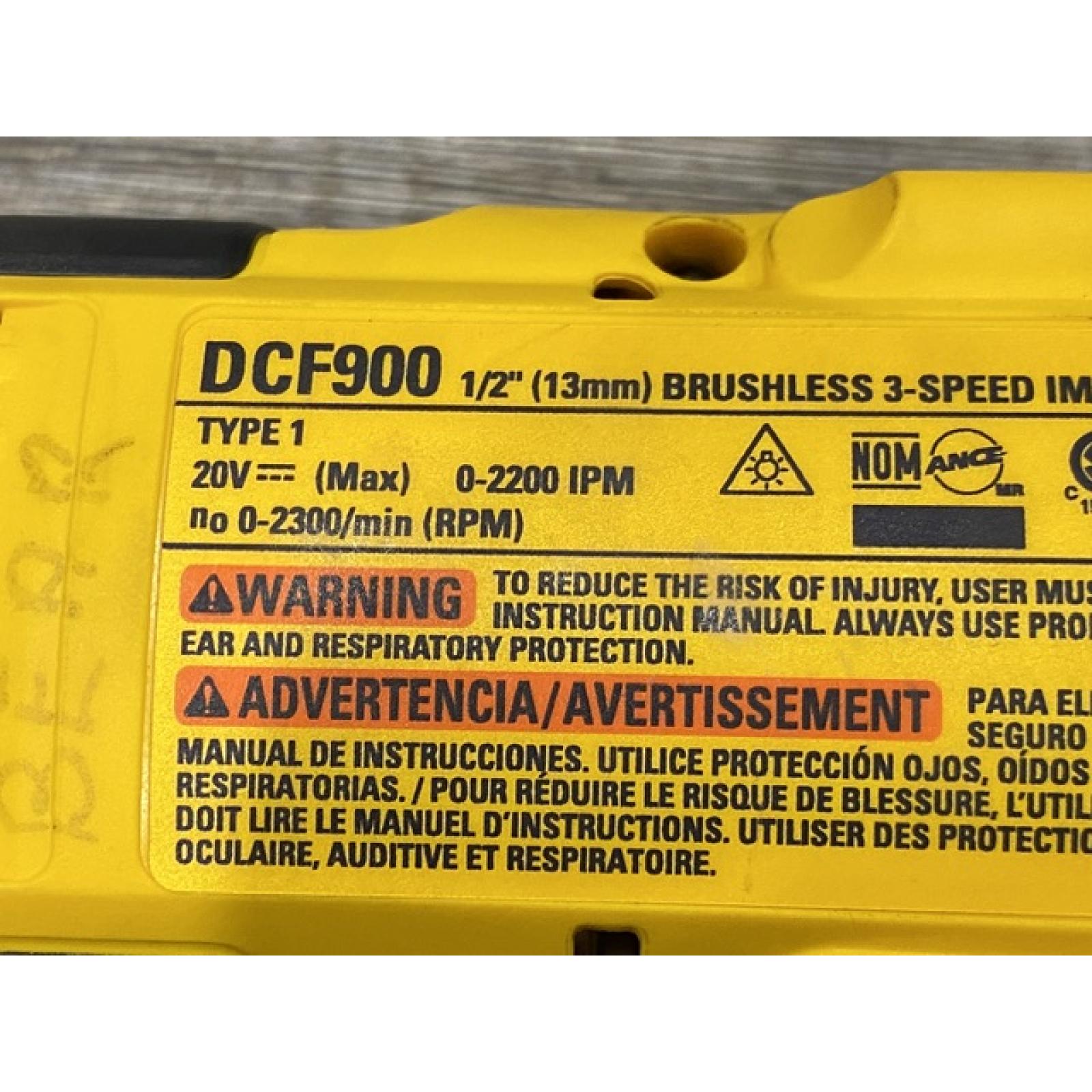 AS-IS DEWALT 20V MAX Lithium-Ion Cordless 1/2 in. Impact Wrench Kit