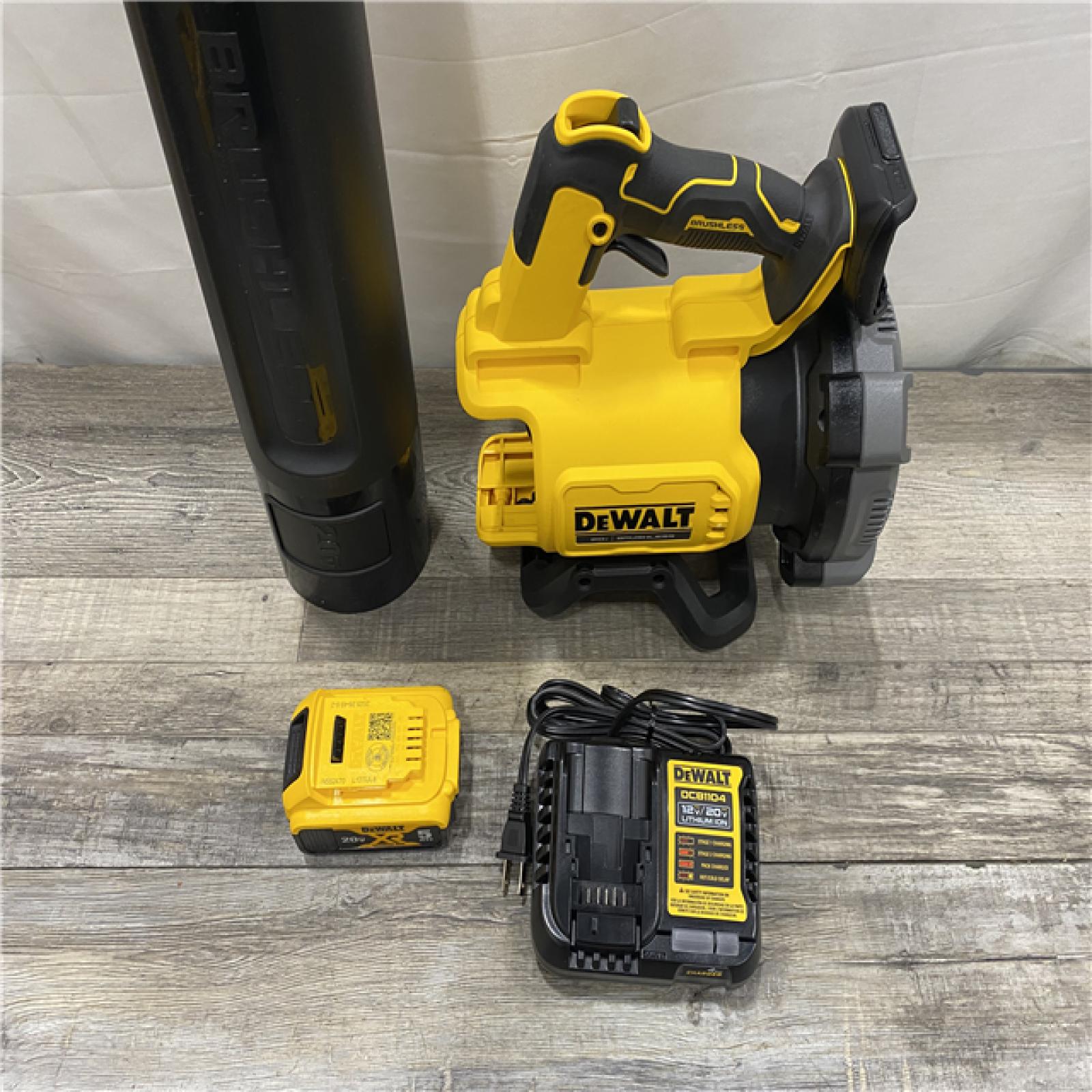 AS-IS DEWALT 20V MAX* XR Brushless Cordless Handheld Blower Kit