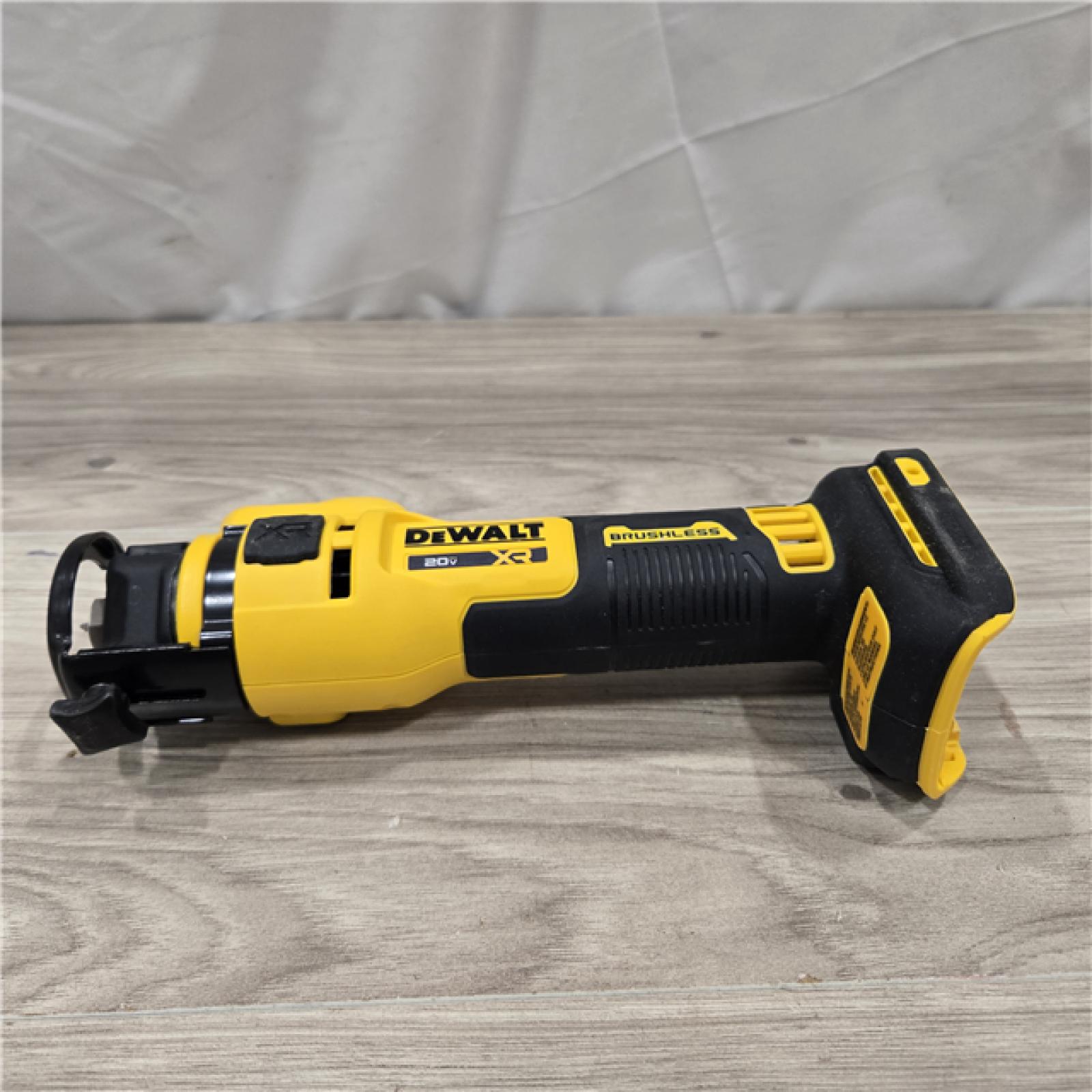 AS-IS DEWALT 20V MAX Cordless Cut-Out Tool (Tool-Only)
