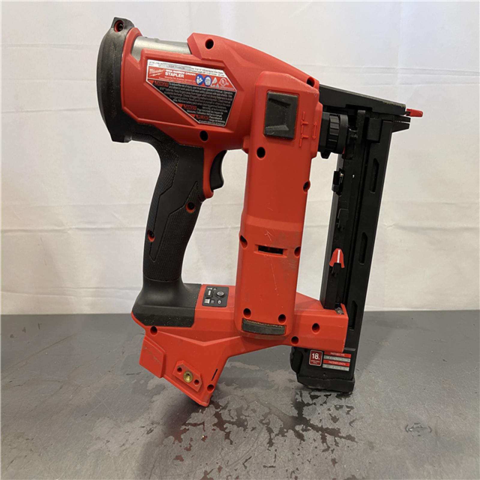 AS-IS - MILWAUKEE M18 FUEL 18-Volt Lithium-Ion Brushless Cordless 18-Gauge 1/4 in. Narrow Crown Stapler
