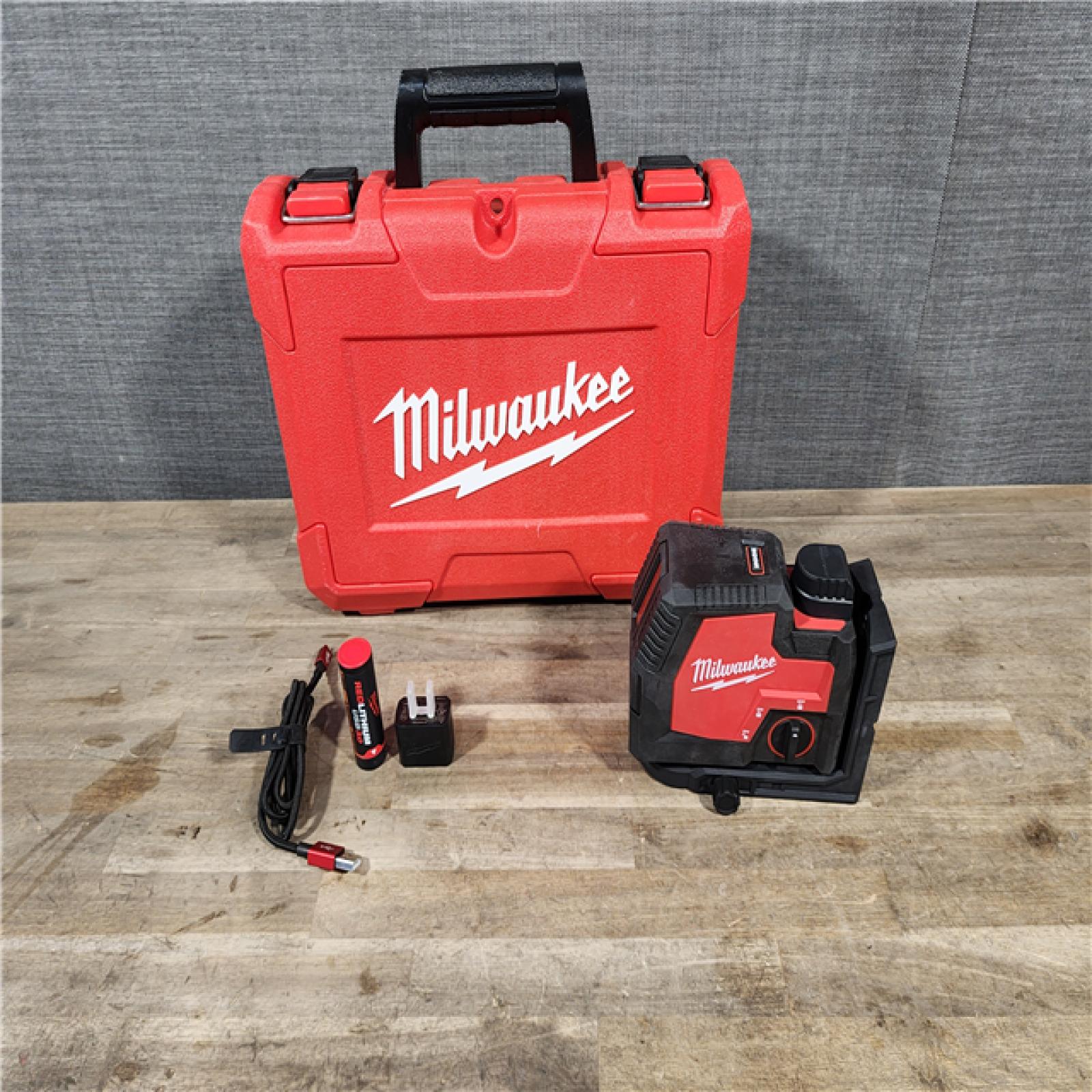 HOUSTON LOCATION - AS-IS MILWAUKEE 100 Ft. REDLITHIUM Lithium-Ion USB Green Rechargeable Cross Line Laser Level with Charger