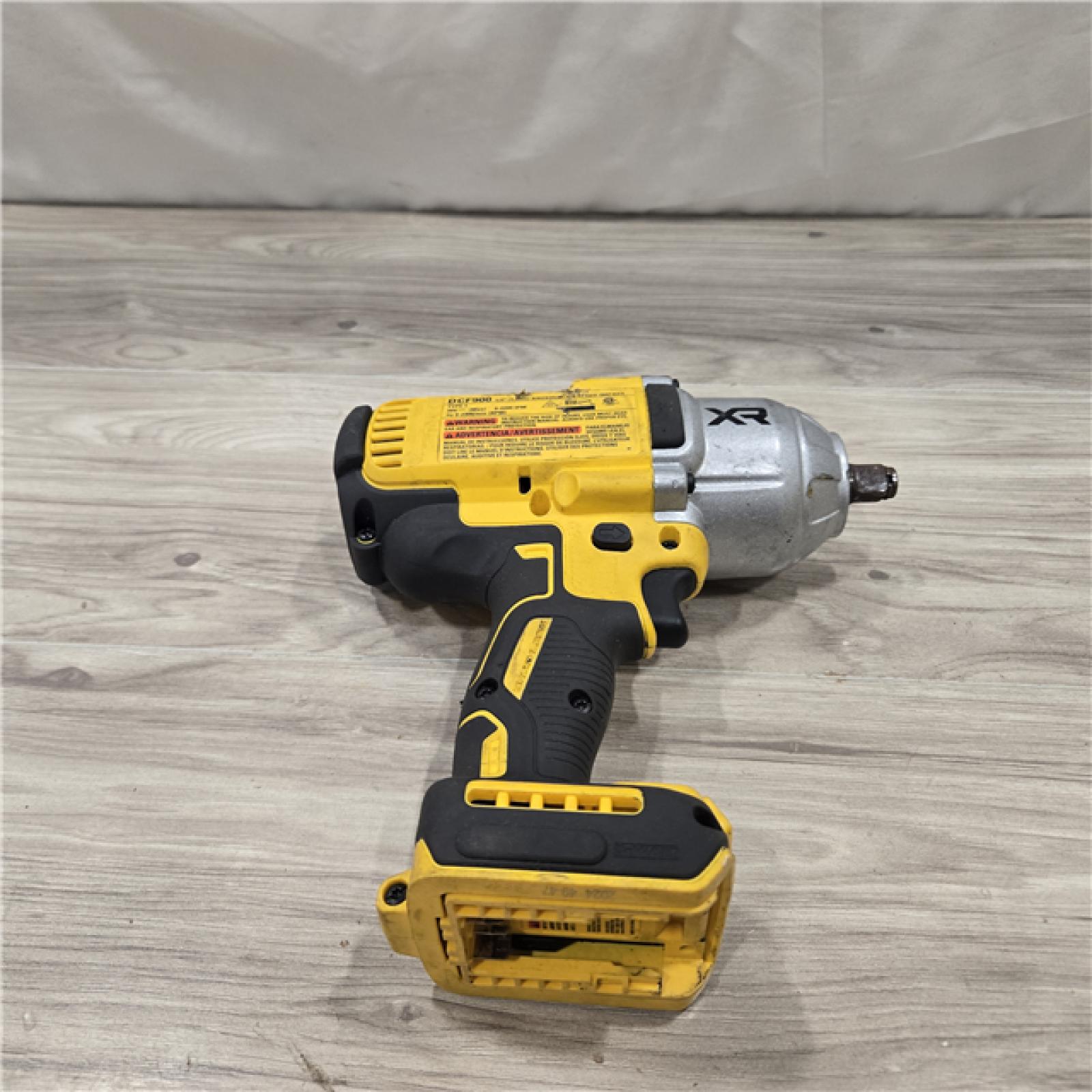 AS-IS Dewalt 20V MAX Lithium-Ion Cordless 1/2 in. Impact Wrench Kit