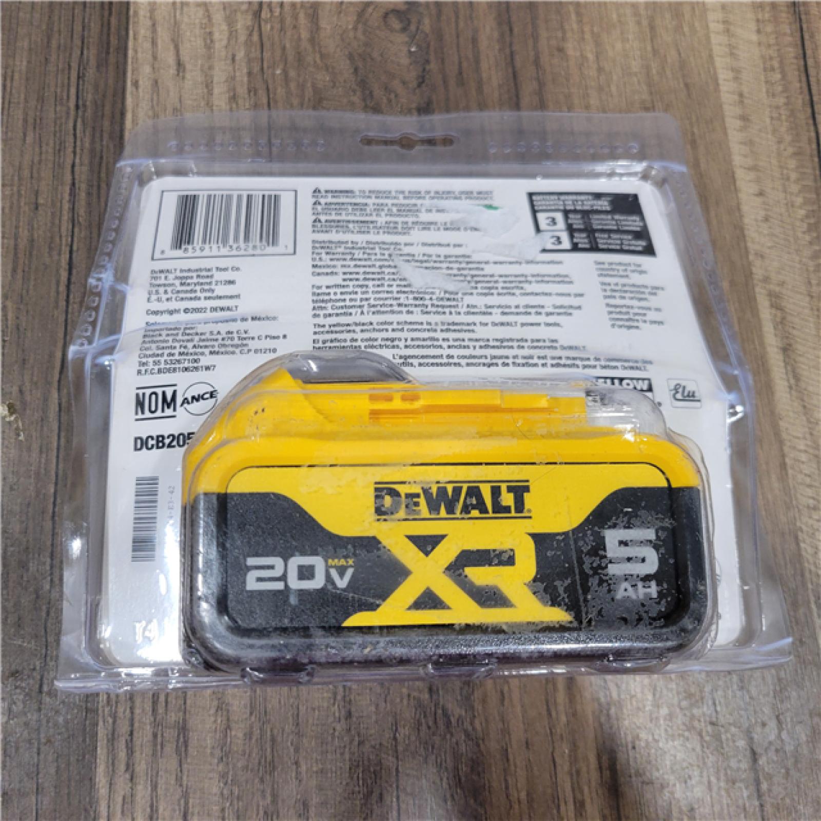 NEW! Dewalt 20-Volt MAX XR Lithium-Ion Premium Battery Pack 5.0Ah