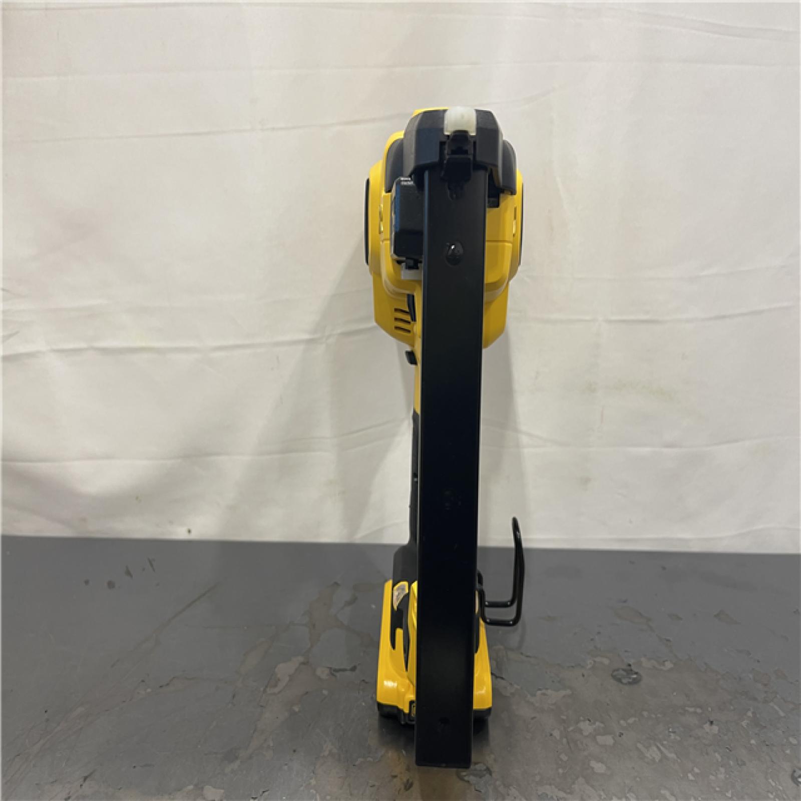 AS-IS- DEWALT XR 18 GA NARROW CROWN STAPLER KIT (DCN681D1)