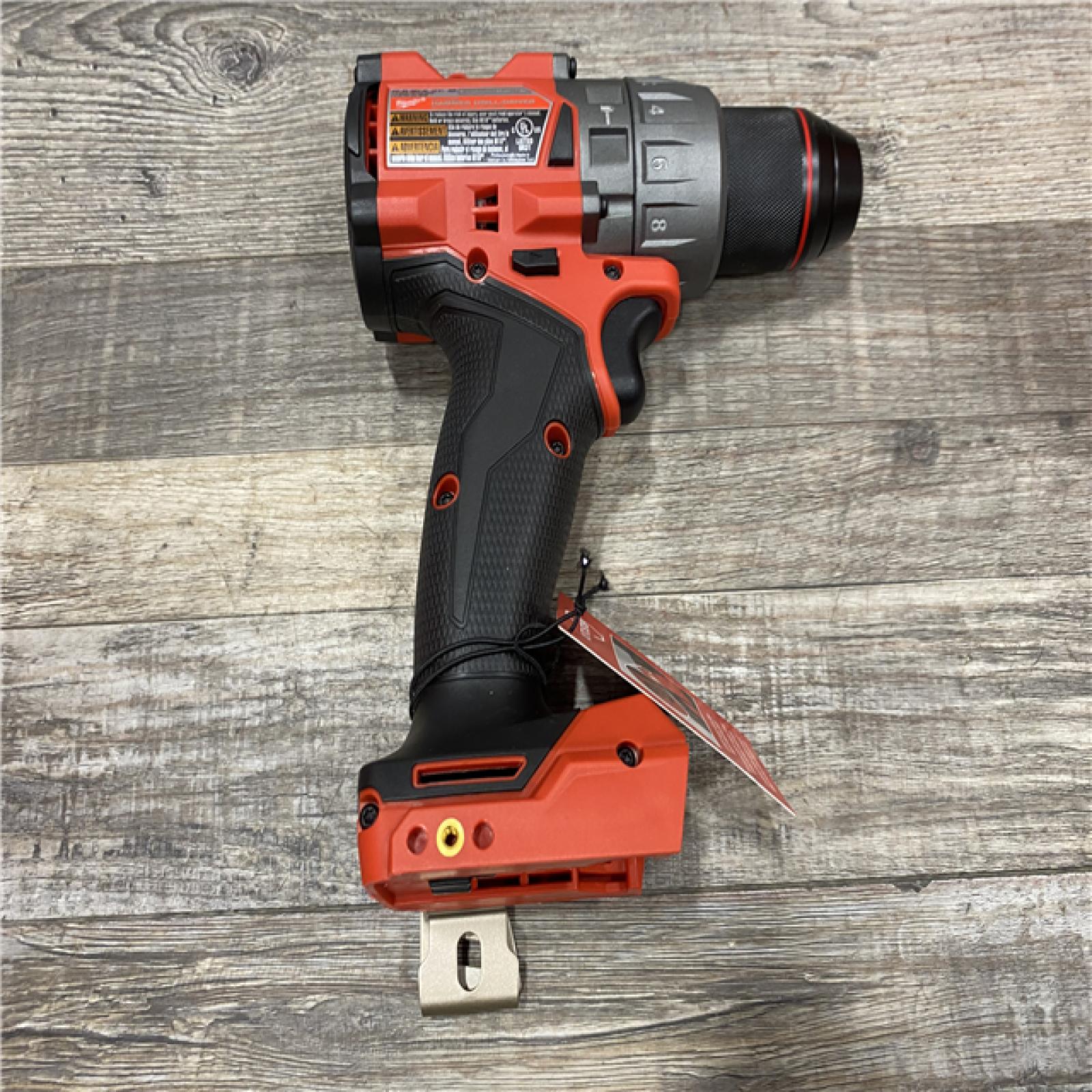 LIKE NEW - Milwaukee FUEL 18V Lithium-Ion Brushless Cordless 1/2 in. Hammer Drill Driver Kit