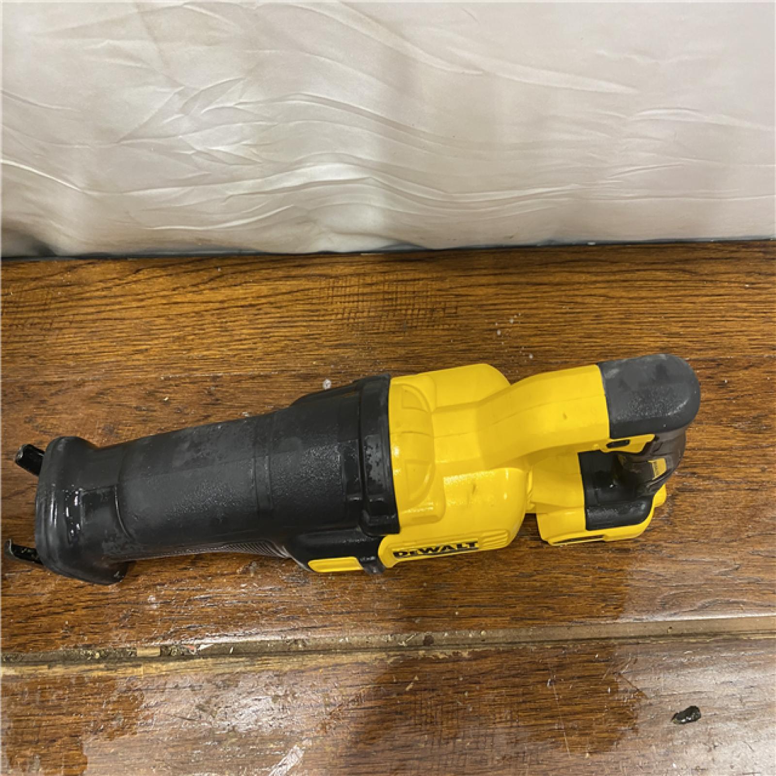 AS-IS DeWalt DCS389B FLEXVOLT 60V MAX Cordless Brushless Reciprocating Saw (Tool-Only)