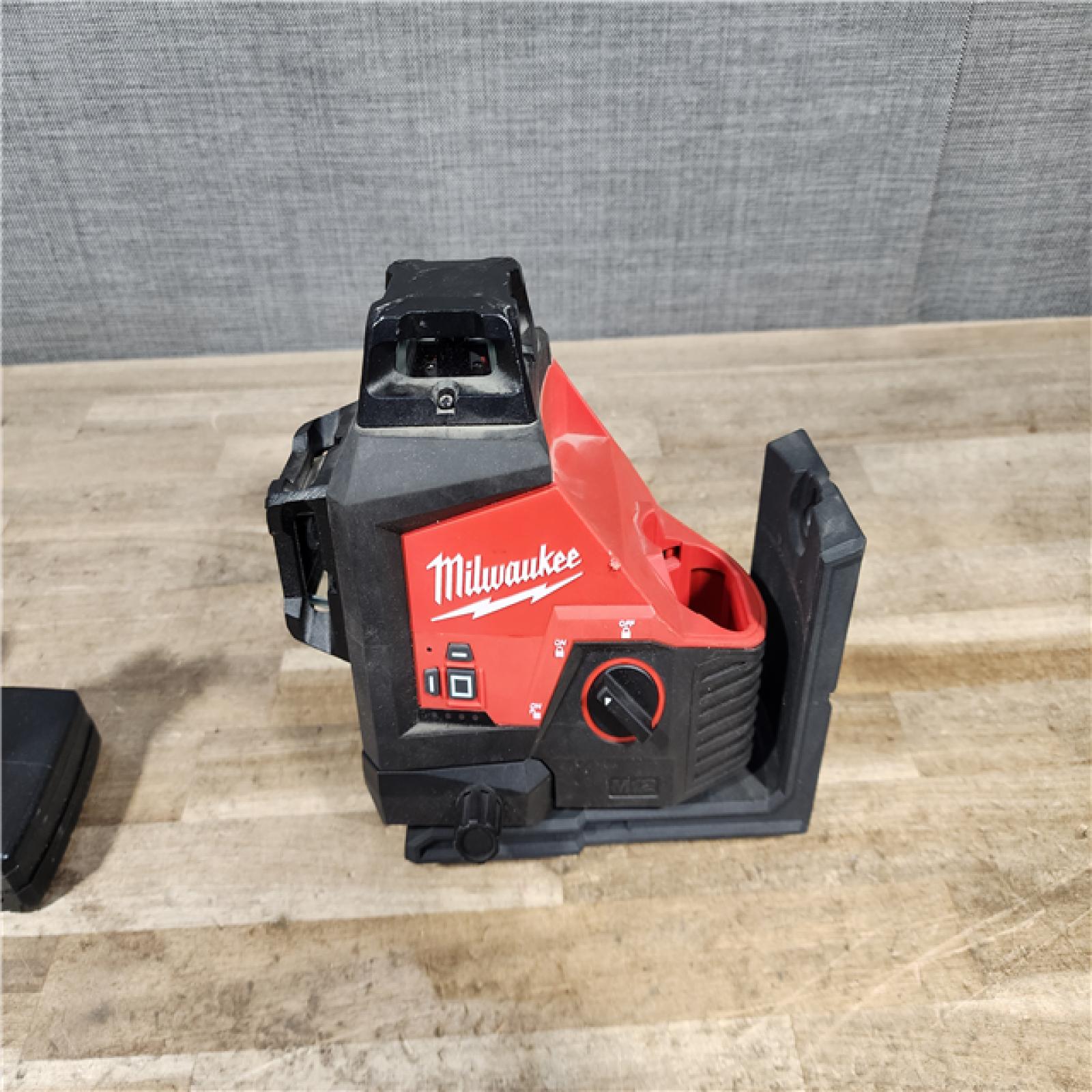 HOUSTON LOCATION - AS-IS Milwaukee 12-Volt Lithium-Ion Cordless Green 250 ft. 3-Plane Laser Level Kit