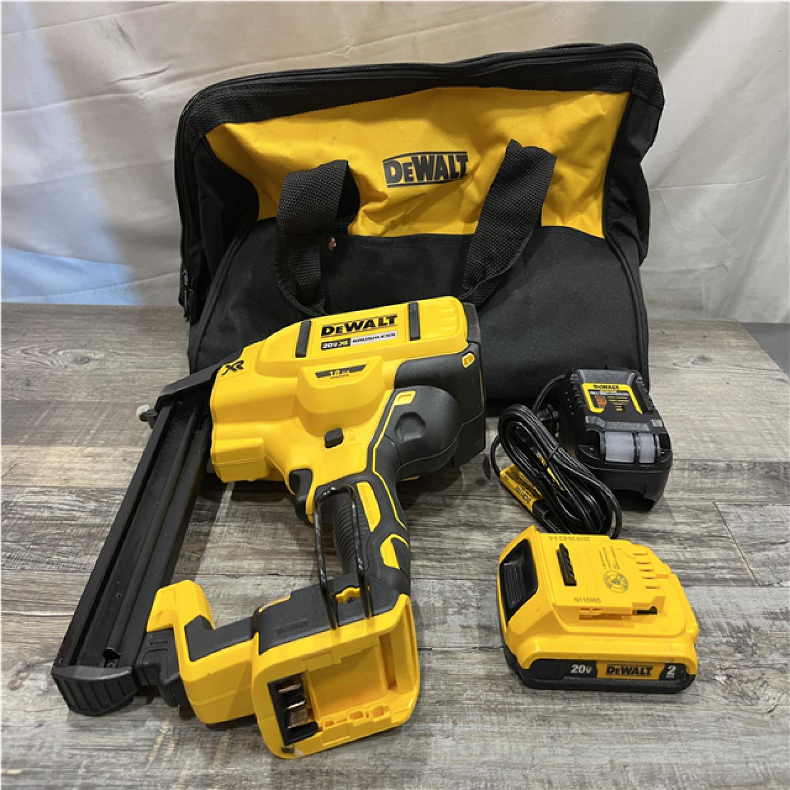 AS-IS DEWALT 20V MAX XR Lithium-Ion Cordless 18-Gauge Narrow Crown Stapler Kit