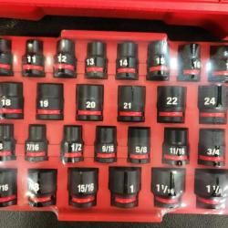 Phoenix NEW Milwaukee SHOCKWAVE Impact-Duty 1/2 in. Drive Metric and SAE Standard Impact PACKOUT Socket Set (27-Piece)