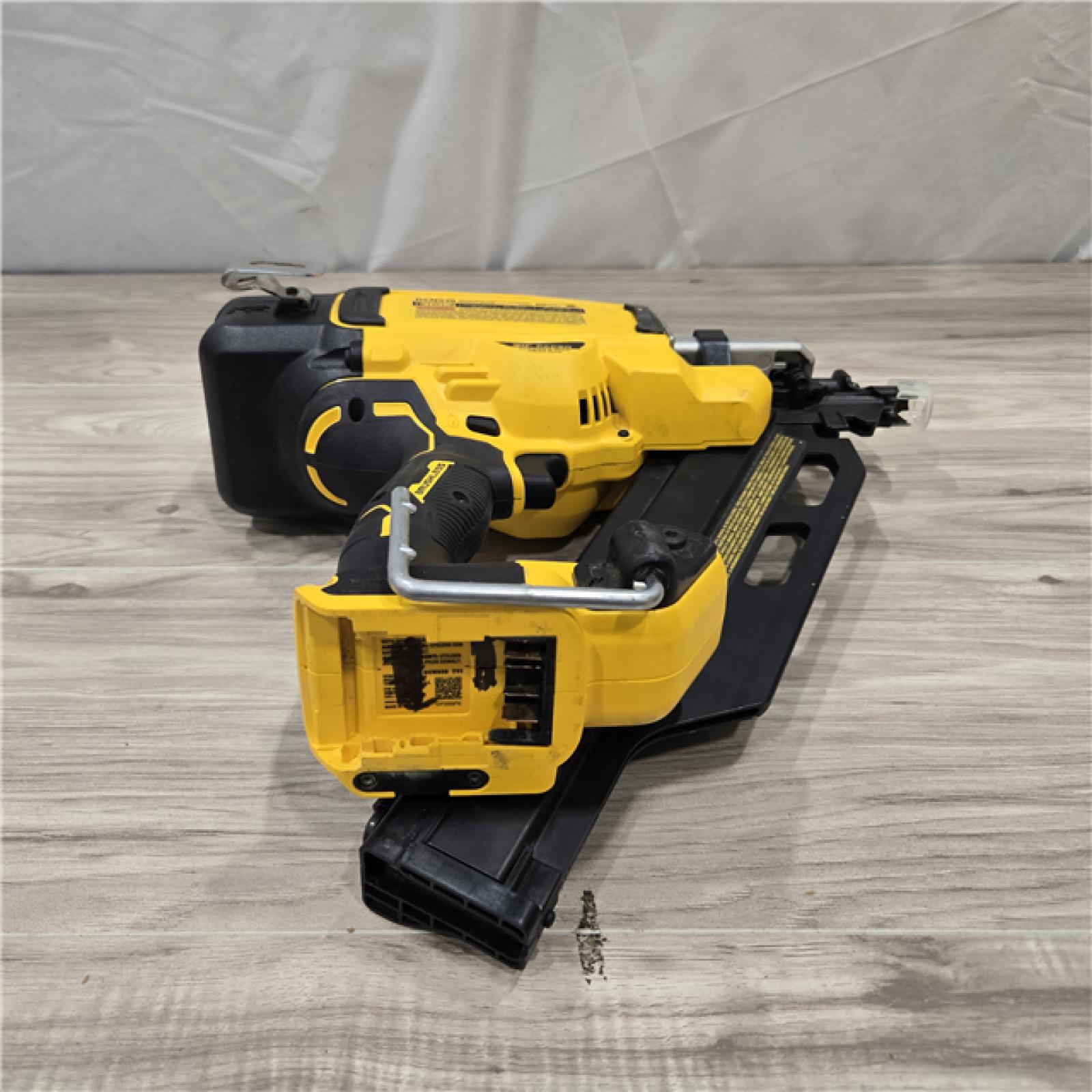 AS-IS DEWALT 20V 30 Degree Cordless Framing Nailer (Tool-Only)