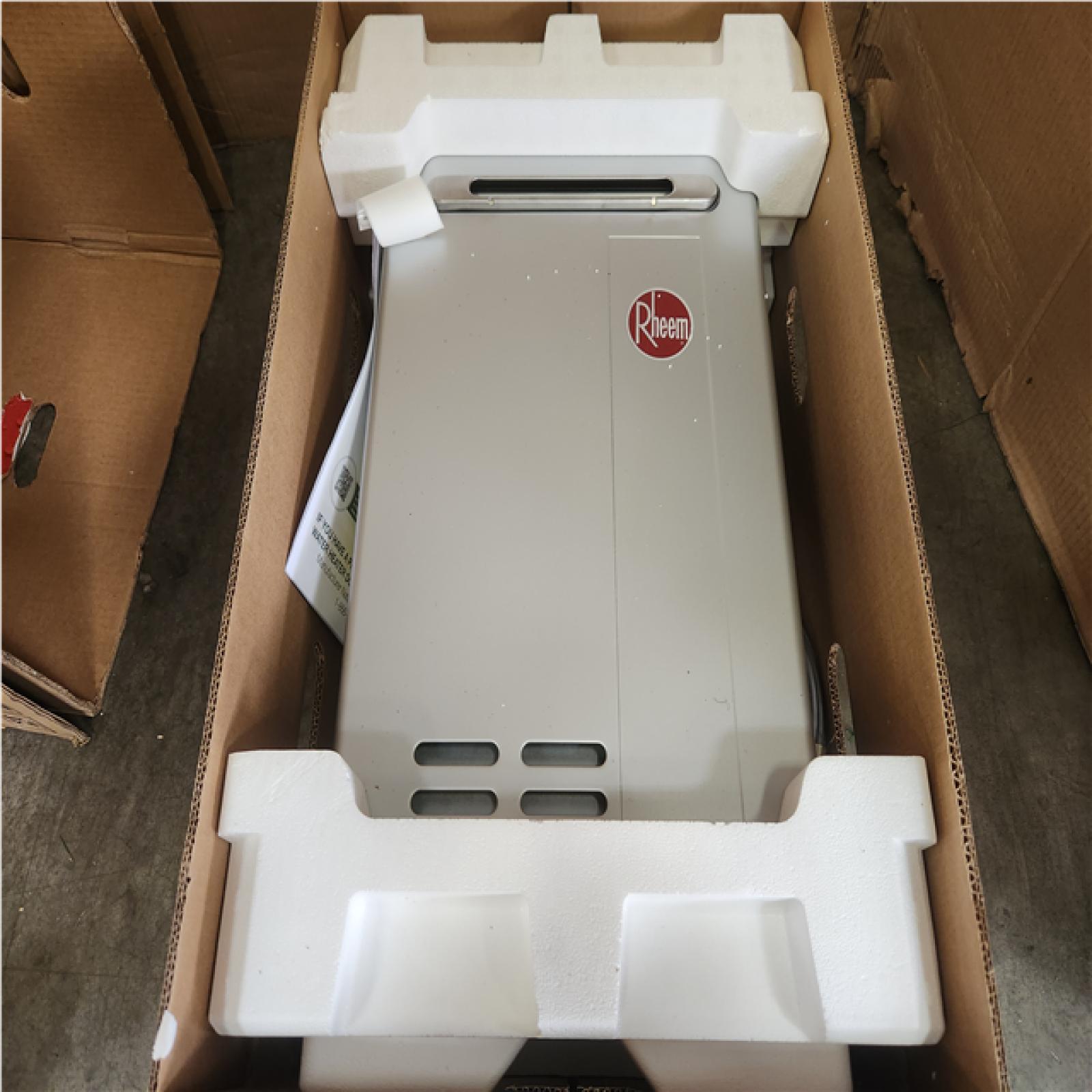 Phoenix NEW Rheem Performance Plus 8.4 GPM Smart Non-Condensing Outdoor Natural Gas Tankless Water Heater