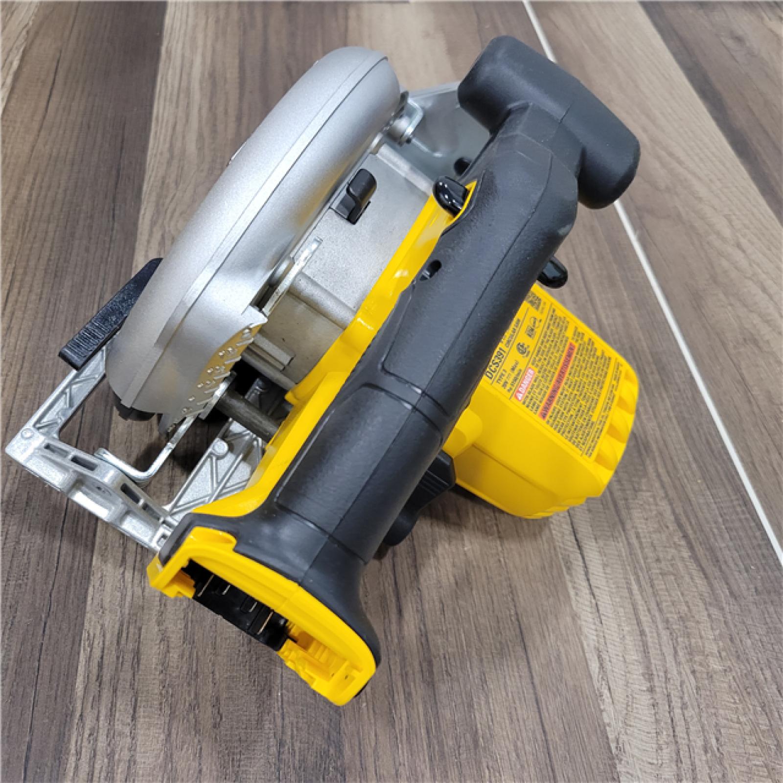GOOD DeWALT DCS565B 20V Max Brushless 6.5   Cordless Circular Saw (TOOL ONLY)