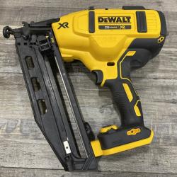 AS-IS DEWALT 20V MAX XR 16-Gauge Electric Cordless Angled Finishing Nailer Kit