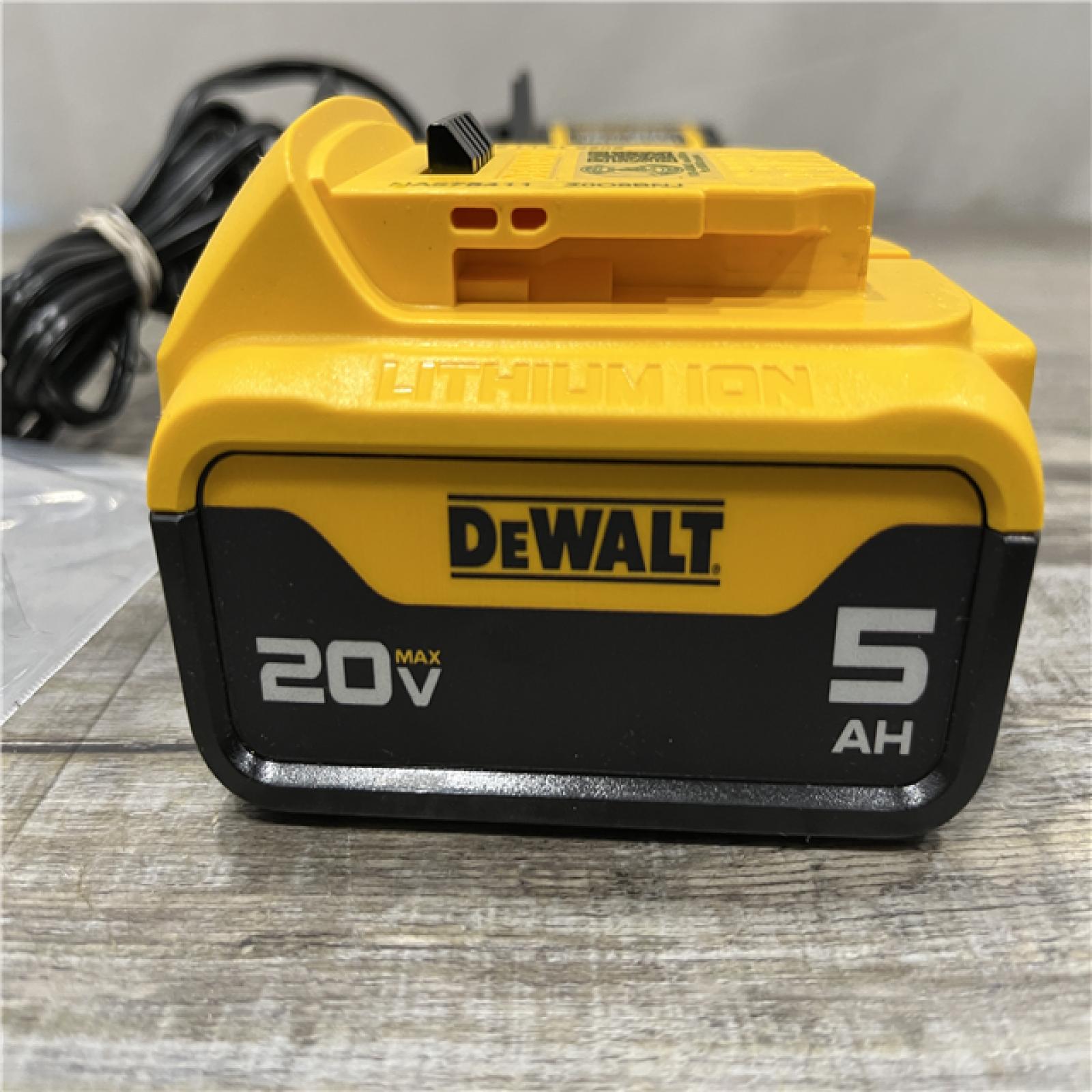 AS-IS DEWALT ATOMIC 20V MAX Lithium-Ion Cordless 1/4 in. Brushless Impact Driver Kit