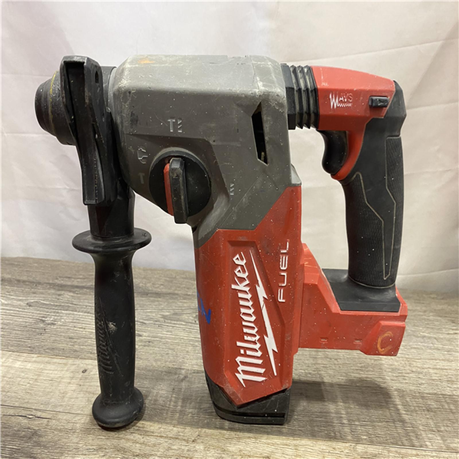 AS-IS Milwaukee FUEL 18V Lithium-Ion Brushless 1 in. Cordless SDS-Plus Rotary Hammer Kit