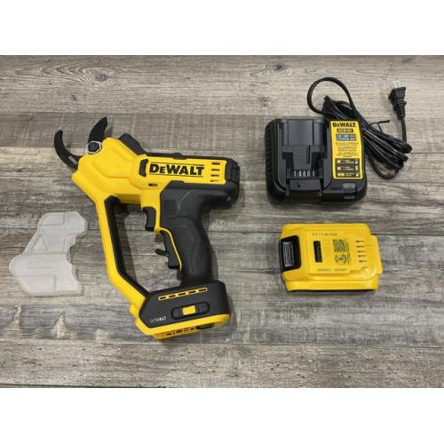 LIKE NEW - DEWALT 20V MAX Cordless Battery Powered Pruner Kit