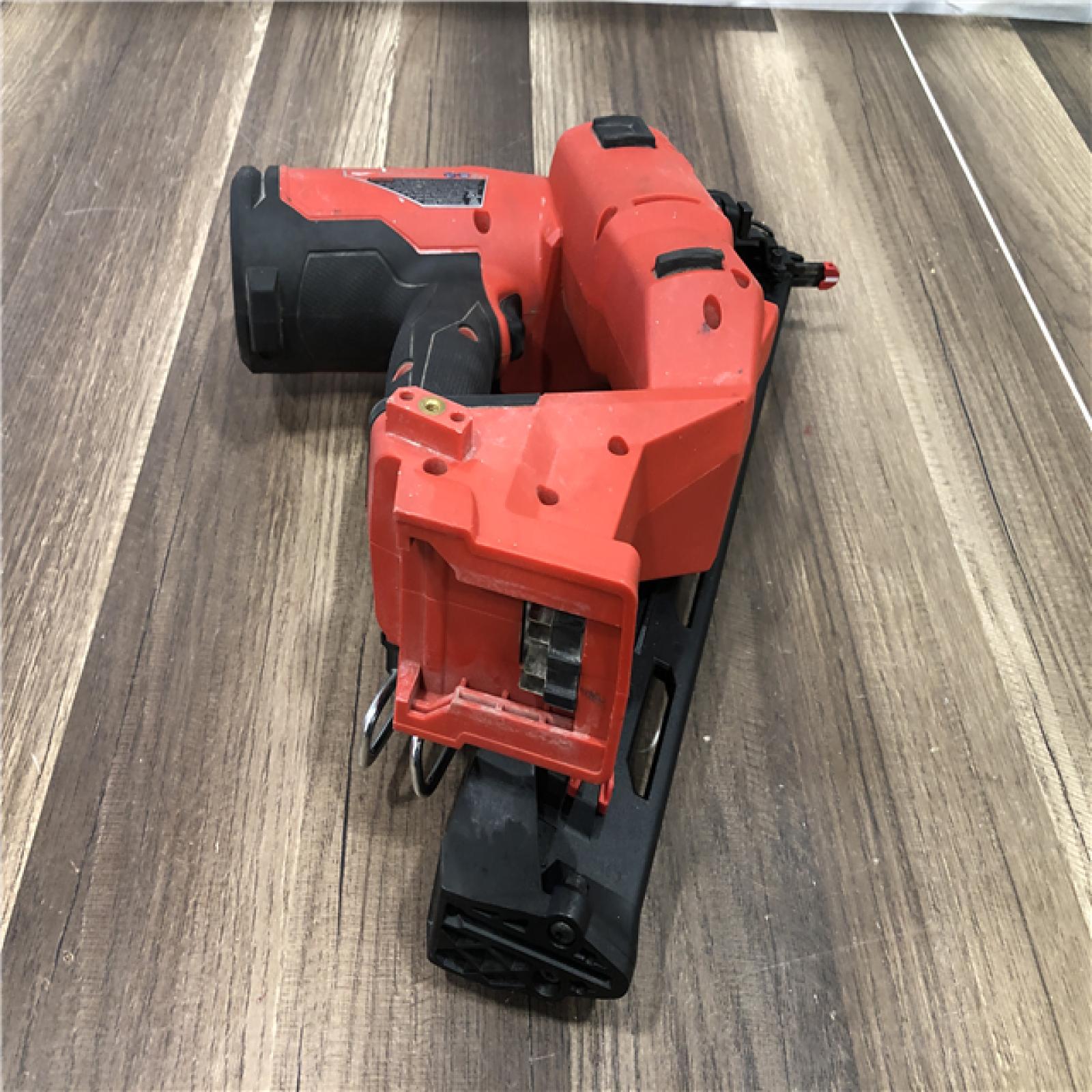 AS-IS Milwaukee FUEL 18-Volt Lithium-Ion Brushless Cordless Gen II 15-Gauge Angled Finish Nailer (Tool-Only)