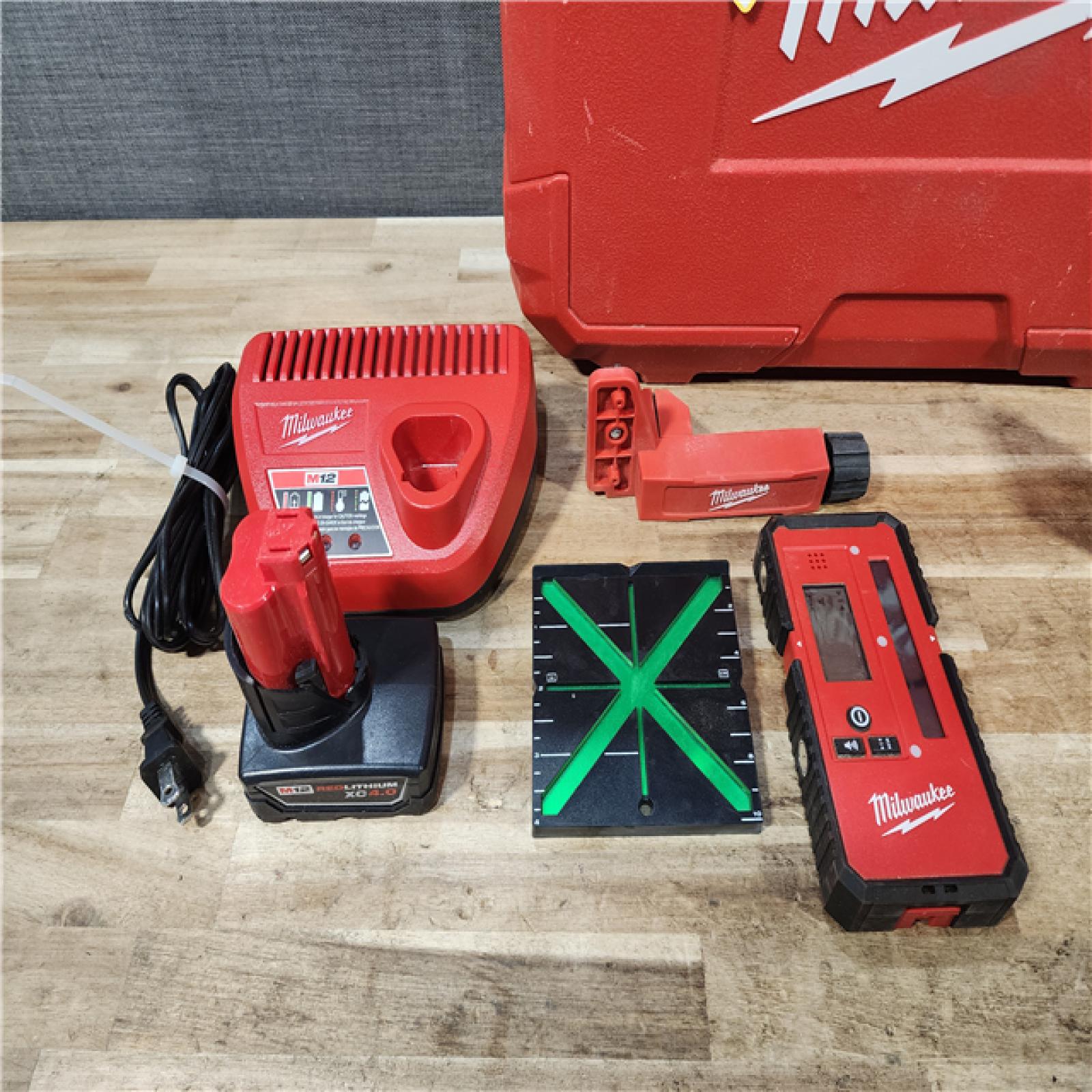 HOUSTON LOCATION - AS-IS Milwaukee 12-Volt Lithium-Ion Cordless Green 250 ft. 3-Plane Laser Level Kit