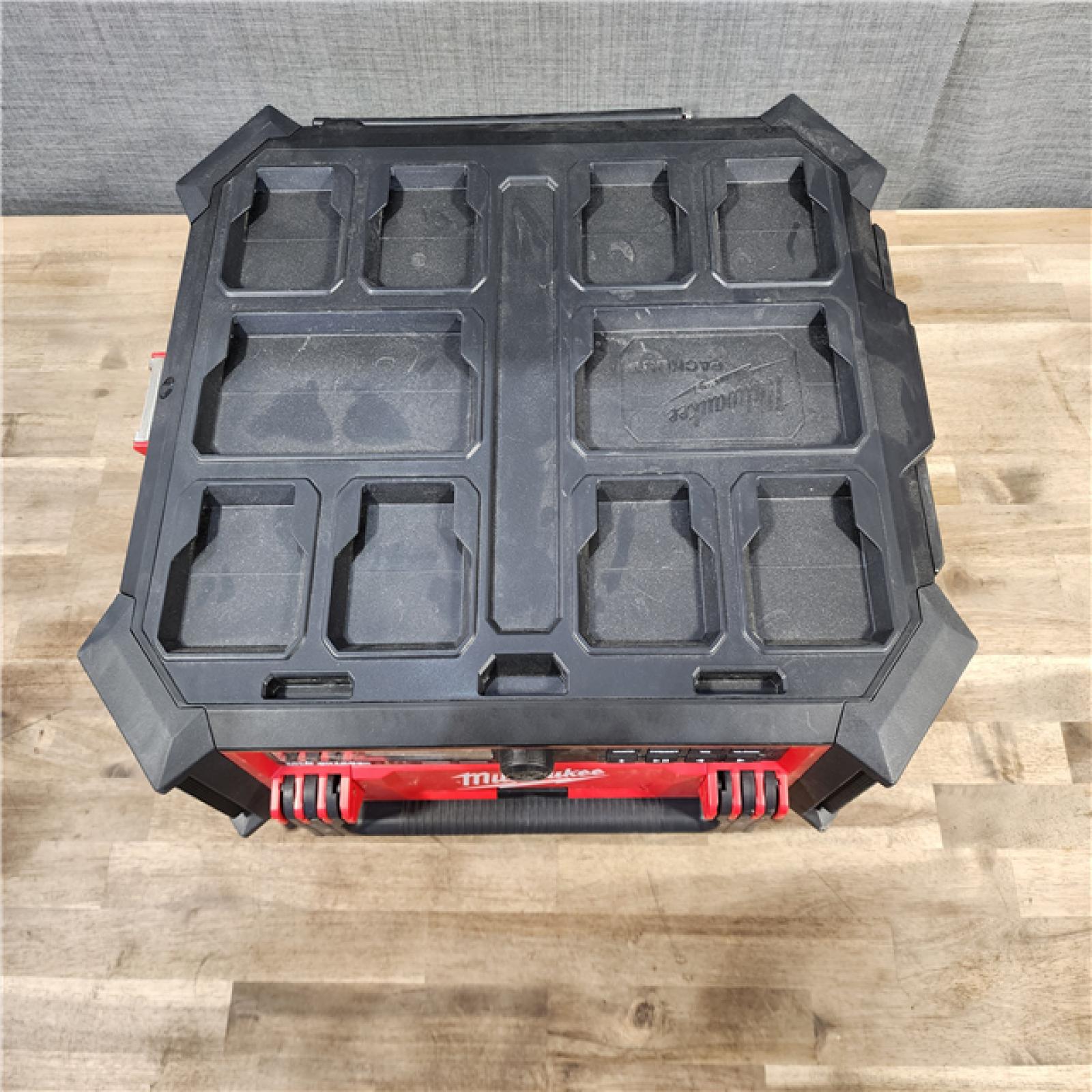 HOUSTON LOCATION - AS-IS Milwaukee 2950-20 18V M18 PACKOUT Lithium-Ion Cordless Radio + Charger (Tool Only)