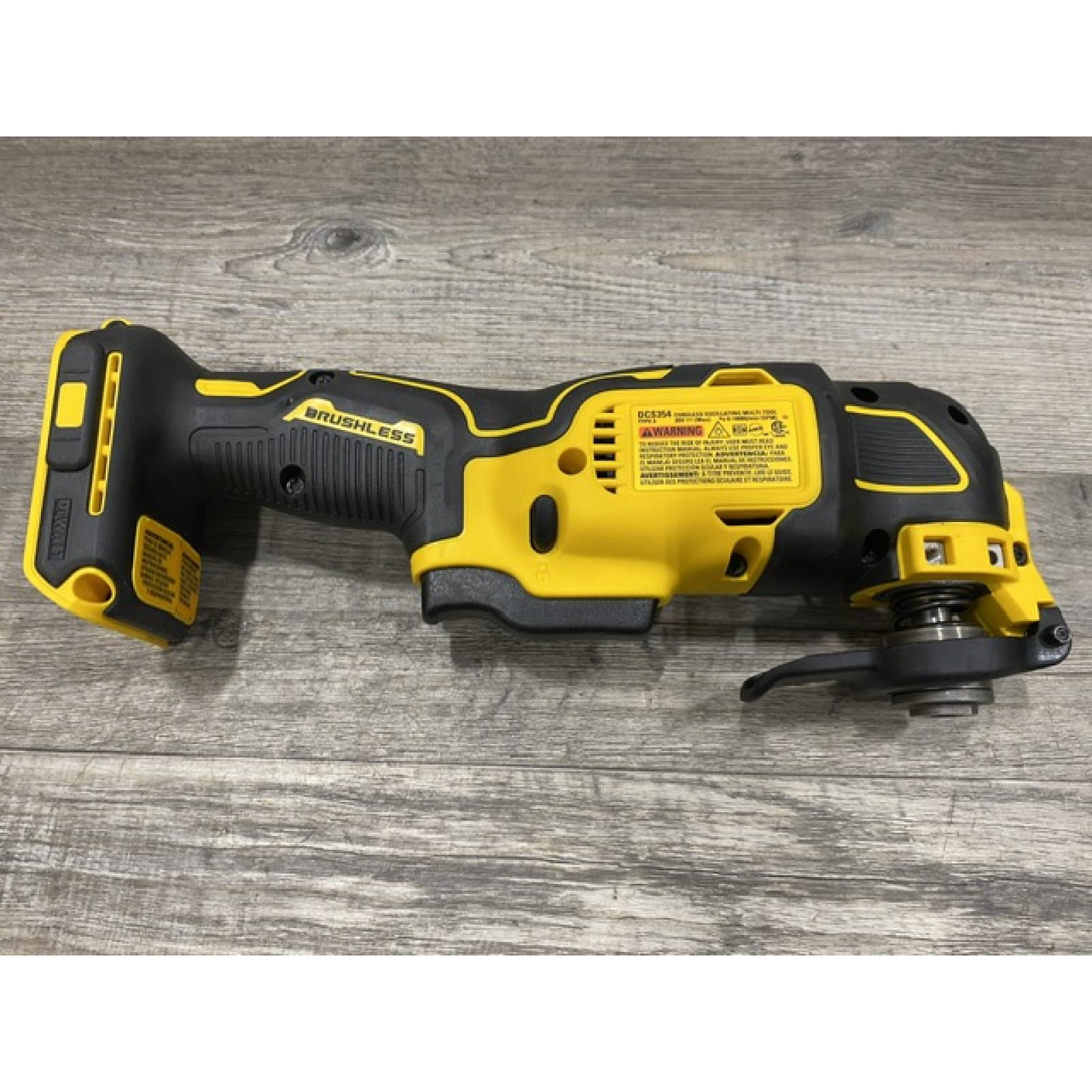 AS-IS DEWALT ATOMIC 20V MAX Cordless Brushless Oscillating Multi Tool Kit