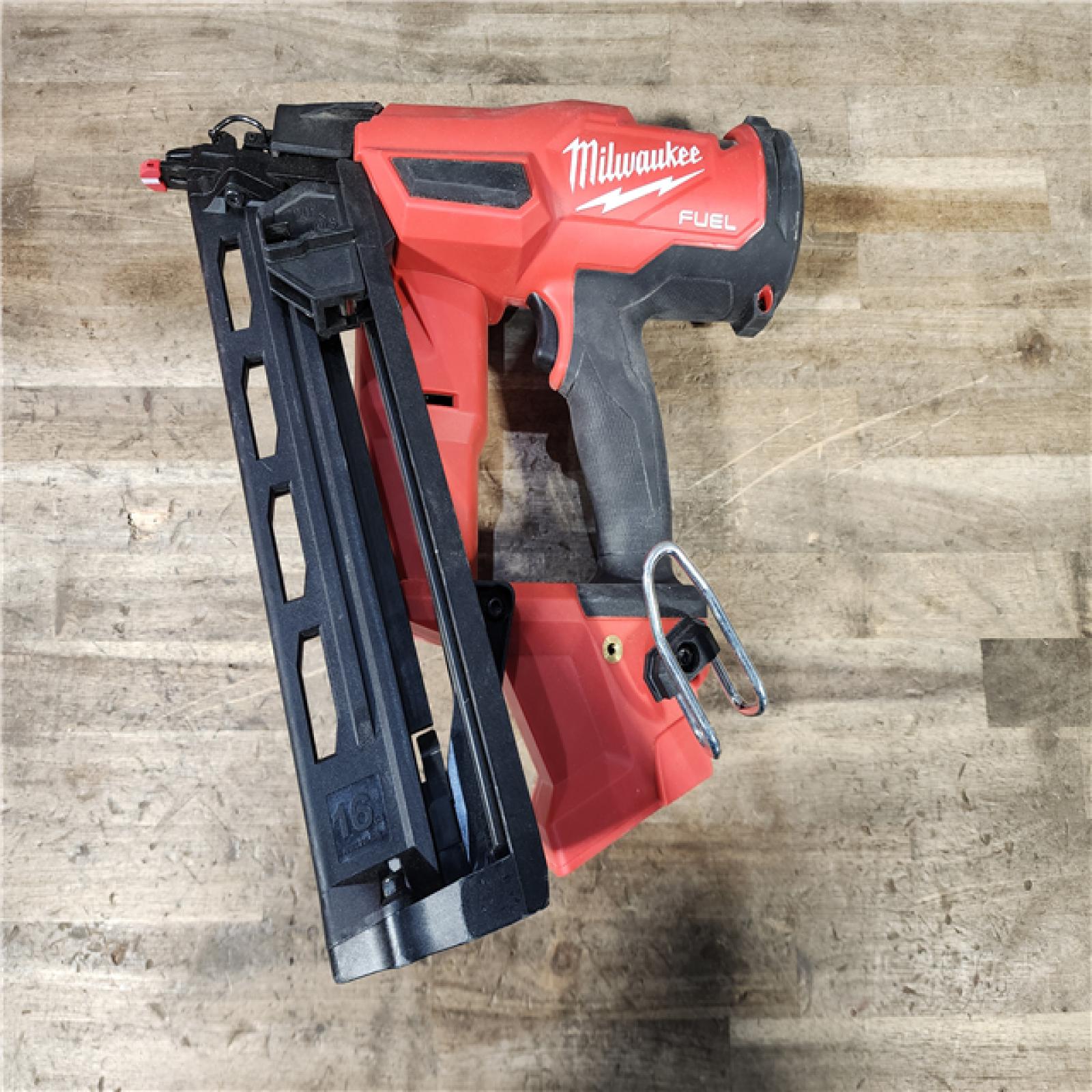 HOUSTON LOCATION - AS-IS Milwaukee 2841-20 18V Cordless Gen II 16 Gauge Angled Finish Nailer (Tool Only)