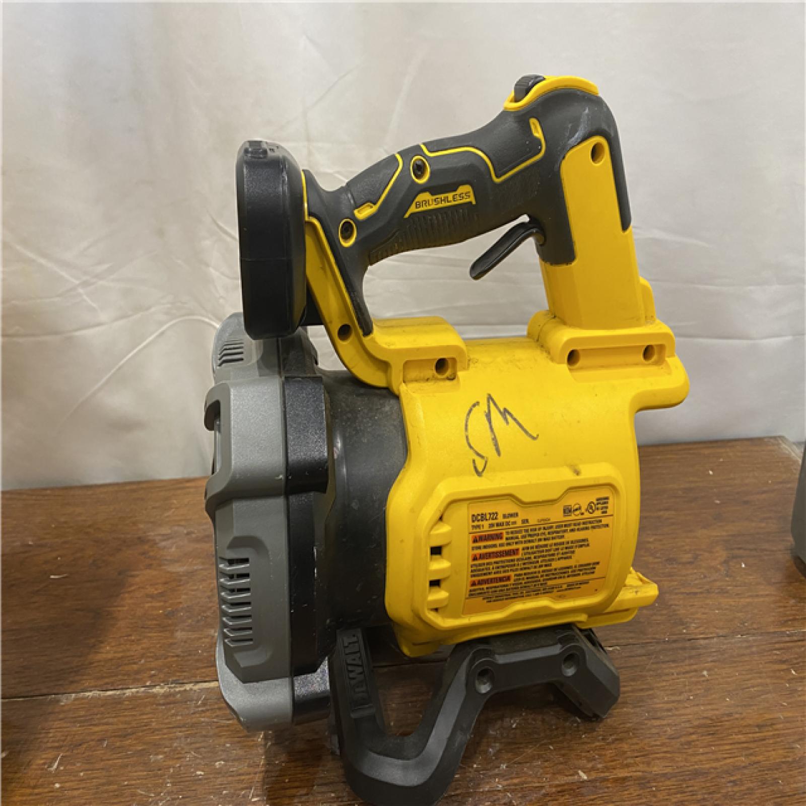 AS-IS DEWALT 20V MAX 125 MPH 450 CFM Brushless Cordless Battery Powered Blower (Tool Only)