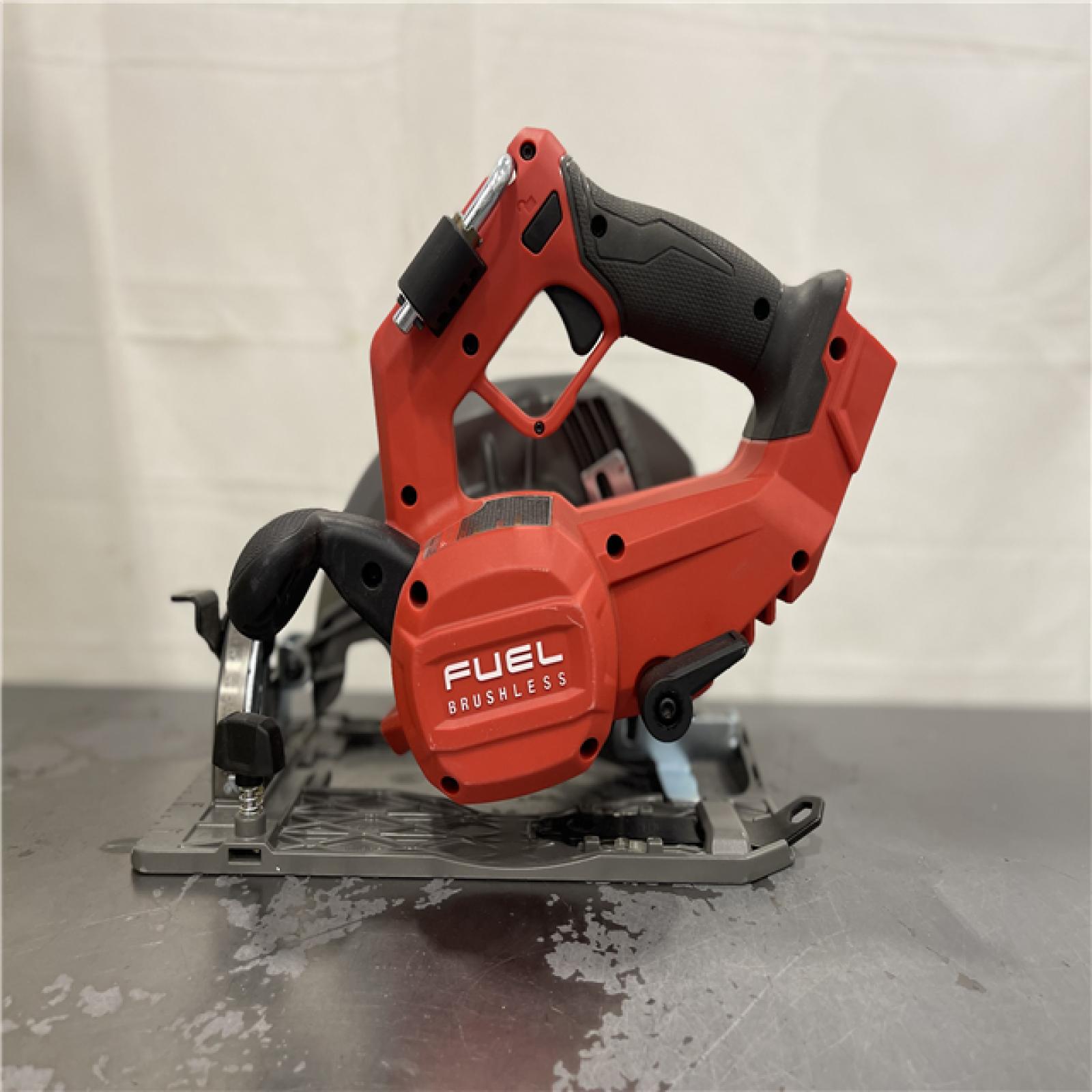 AS-IS- Milwaukee Tools M18 FUEL 7-1/4 Circular Saw (Tool Only)