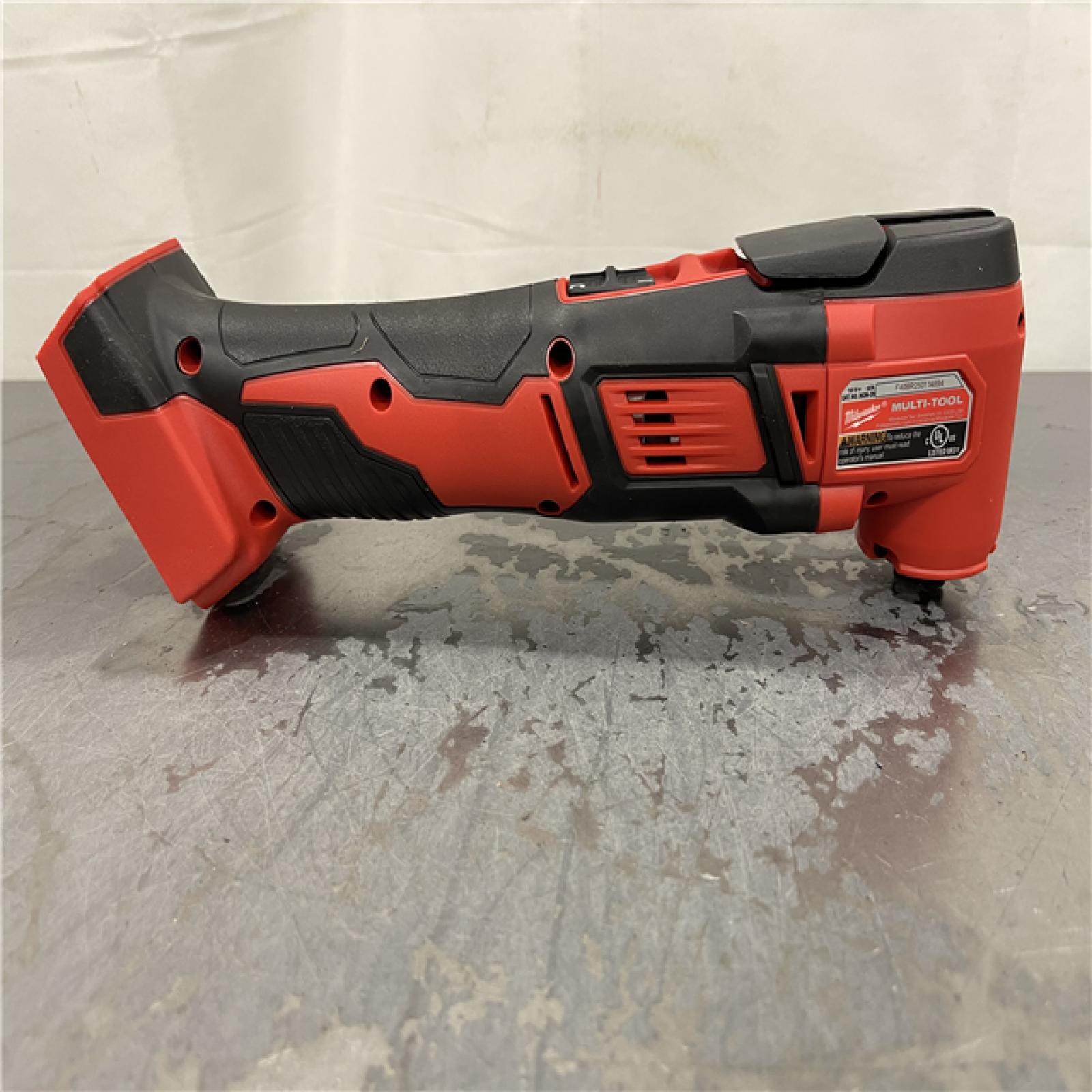 AS-IS - Milwaukee M18 18V Lithium-Ion Cordless Oscillating Multi-Tool
