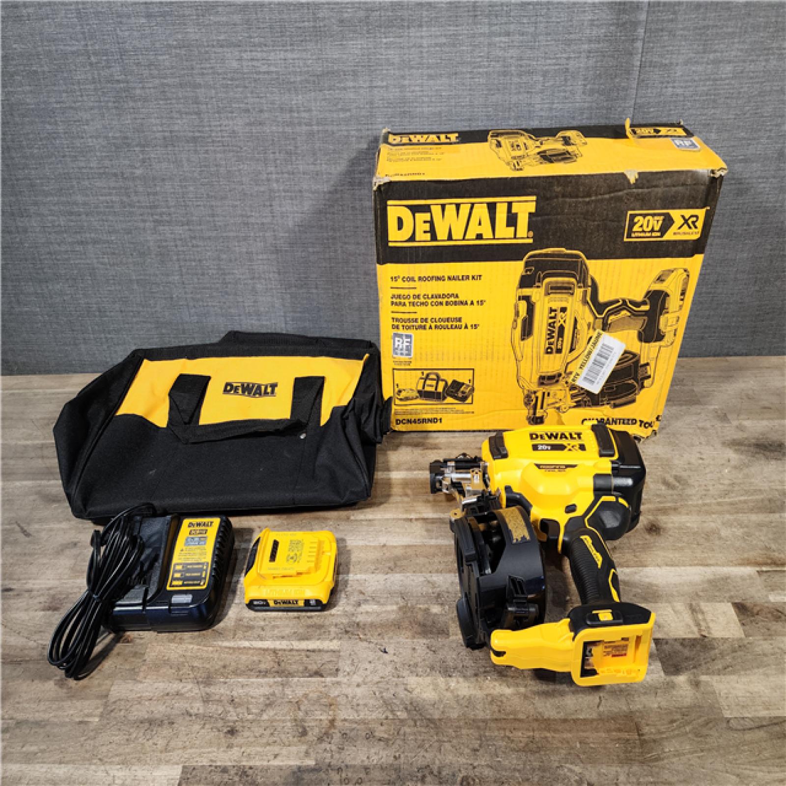 HOUSTON LOCATION - AS-IS DEWALT Roofing Nailer Cordless Kit