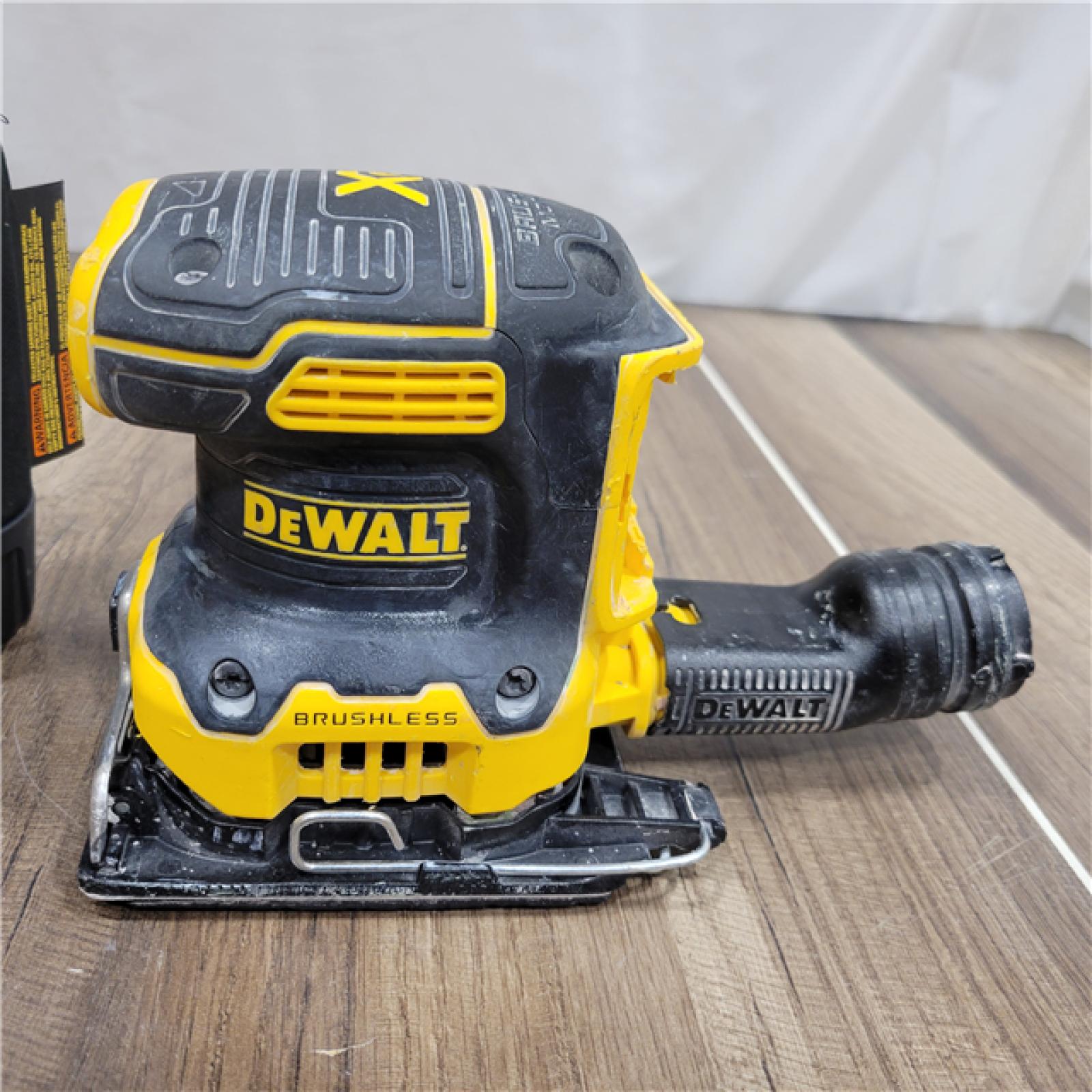 AS-IS  Dewalt 20-Volt MAX Cordless Brushless 1/4 Sheet Sander (Tool-Only)
