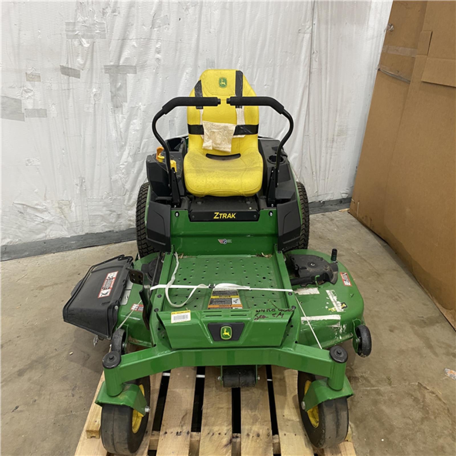 JOHN DEERE Z325E ZTRAK SIT DOWN LAWN MOWER