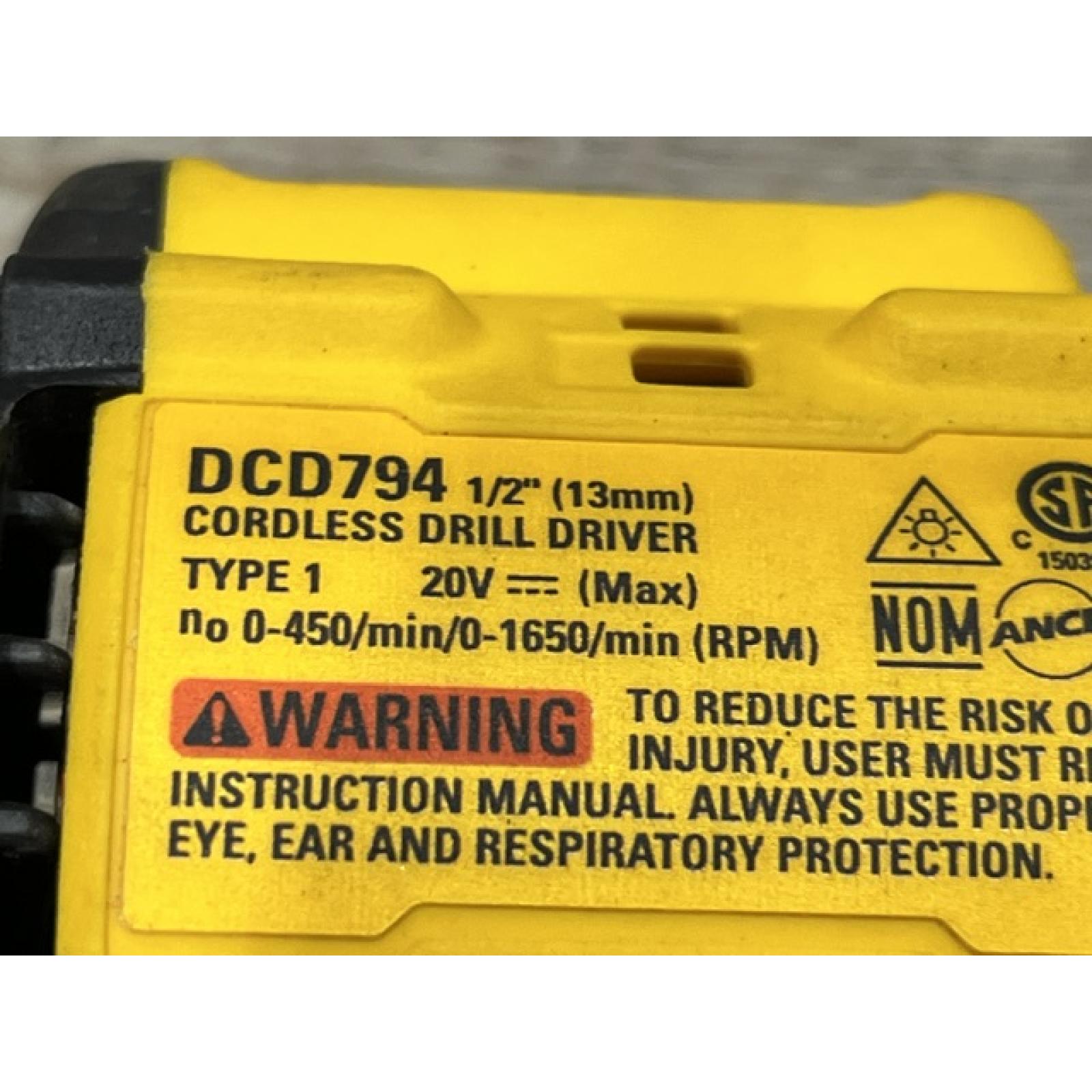 AS-IS DEWALT Atomic 20V Lithium-Ion Cordless Compact 1/2 in. Drill/Driver Kit